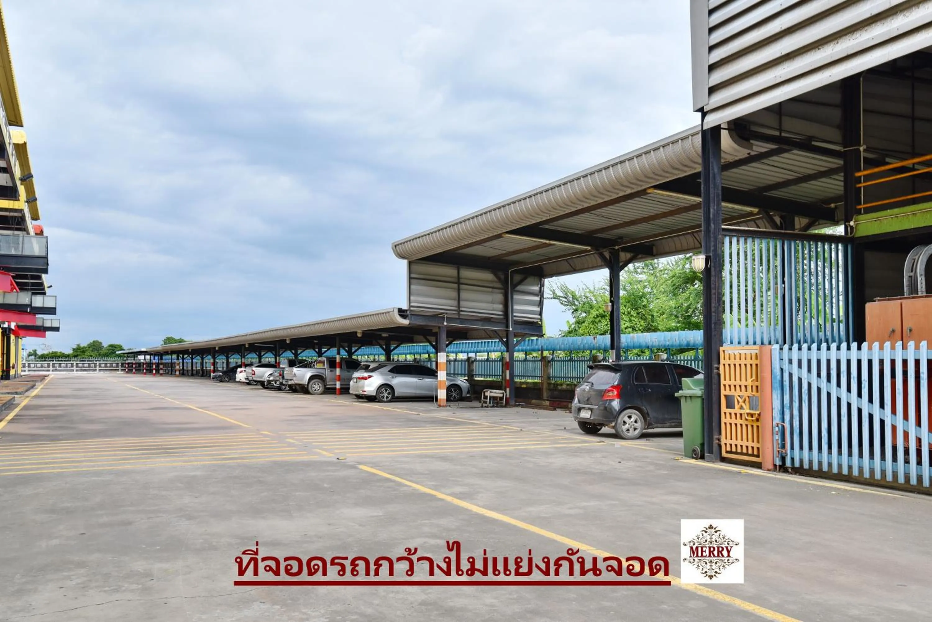 Parking in 97 Merryland Apartments & Hotel