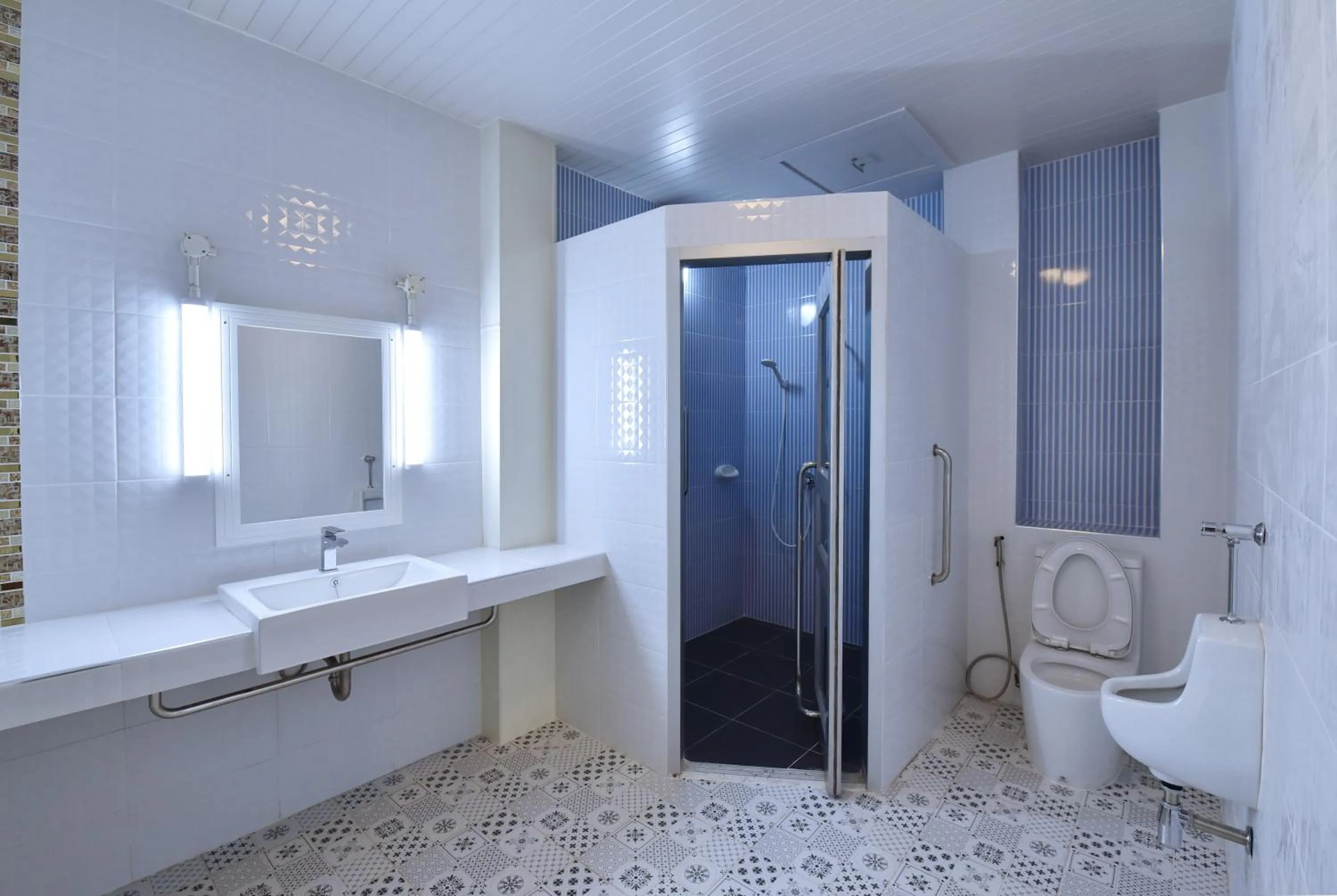 Bathroom in 97 Merryland Apartments & Hotel