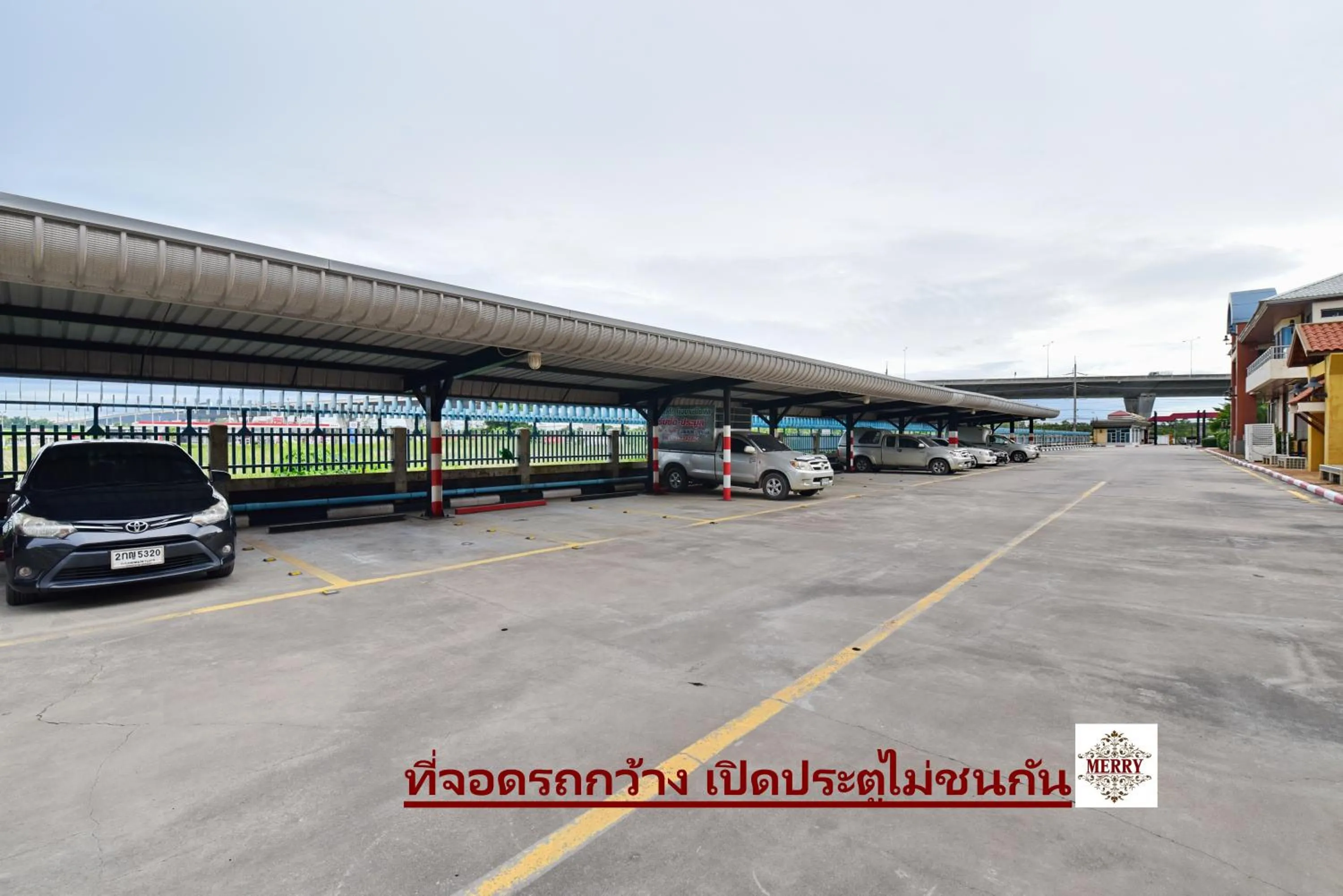 Parking in 97 Merryland Apartments & Hotel