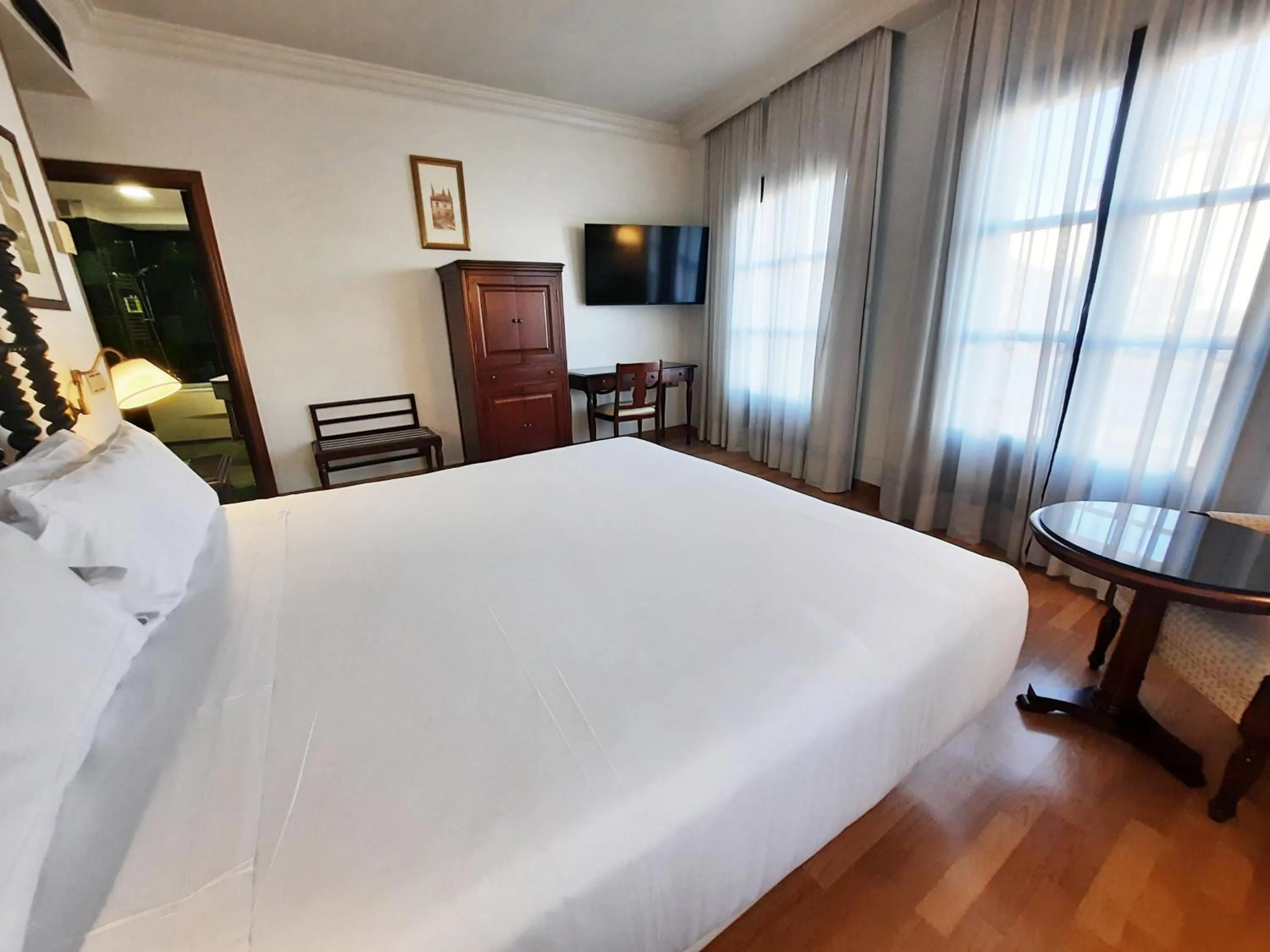 Photo of the whole room, Bed in Sercotel Palacio de los Gamboa