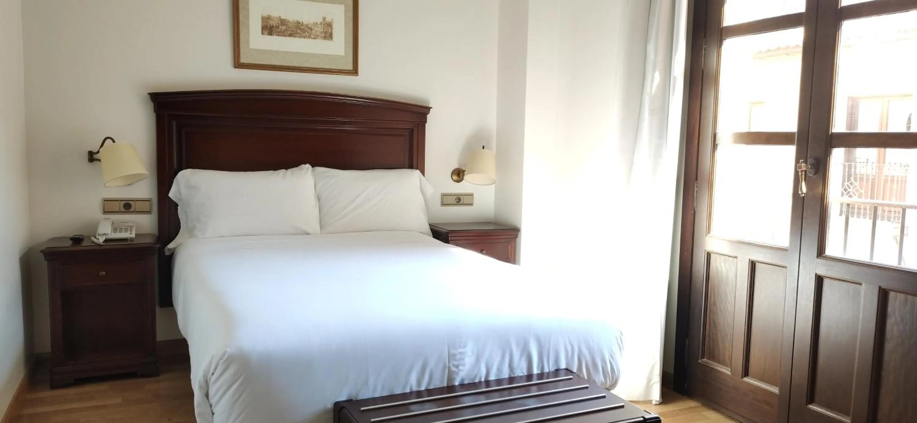 Photo of the whole room, Bed in Sercotel Palacio de los Gamboa