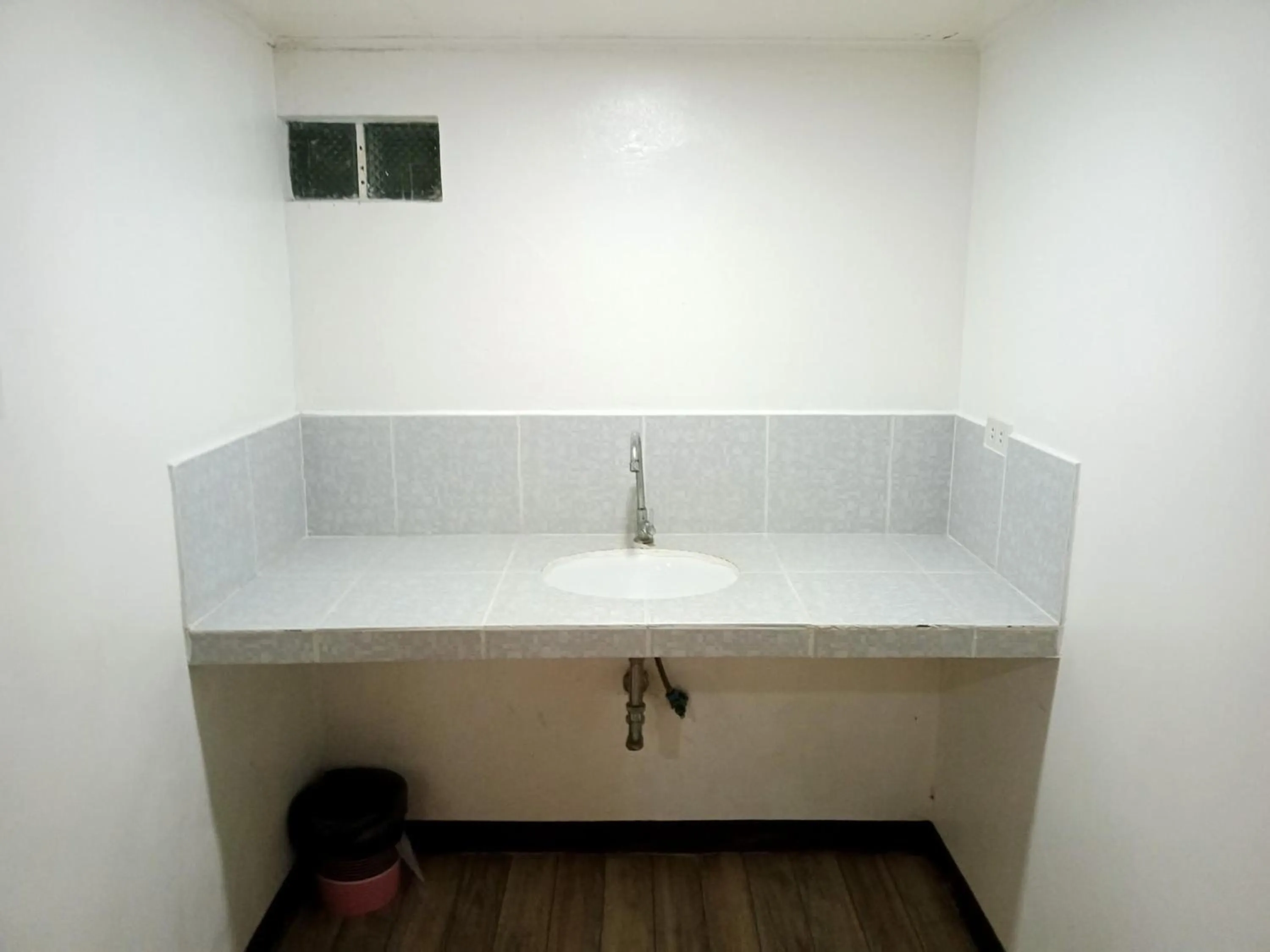 Bathroom in La Vista Pansol Resort Complex by RedDoorz