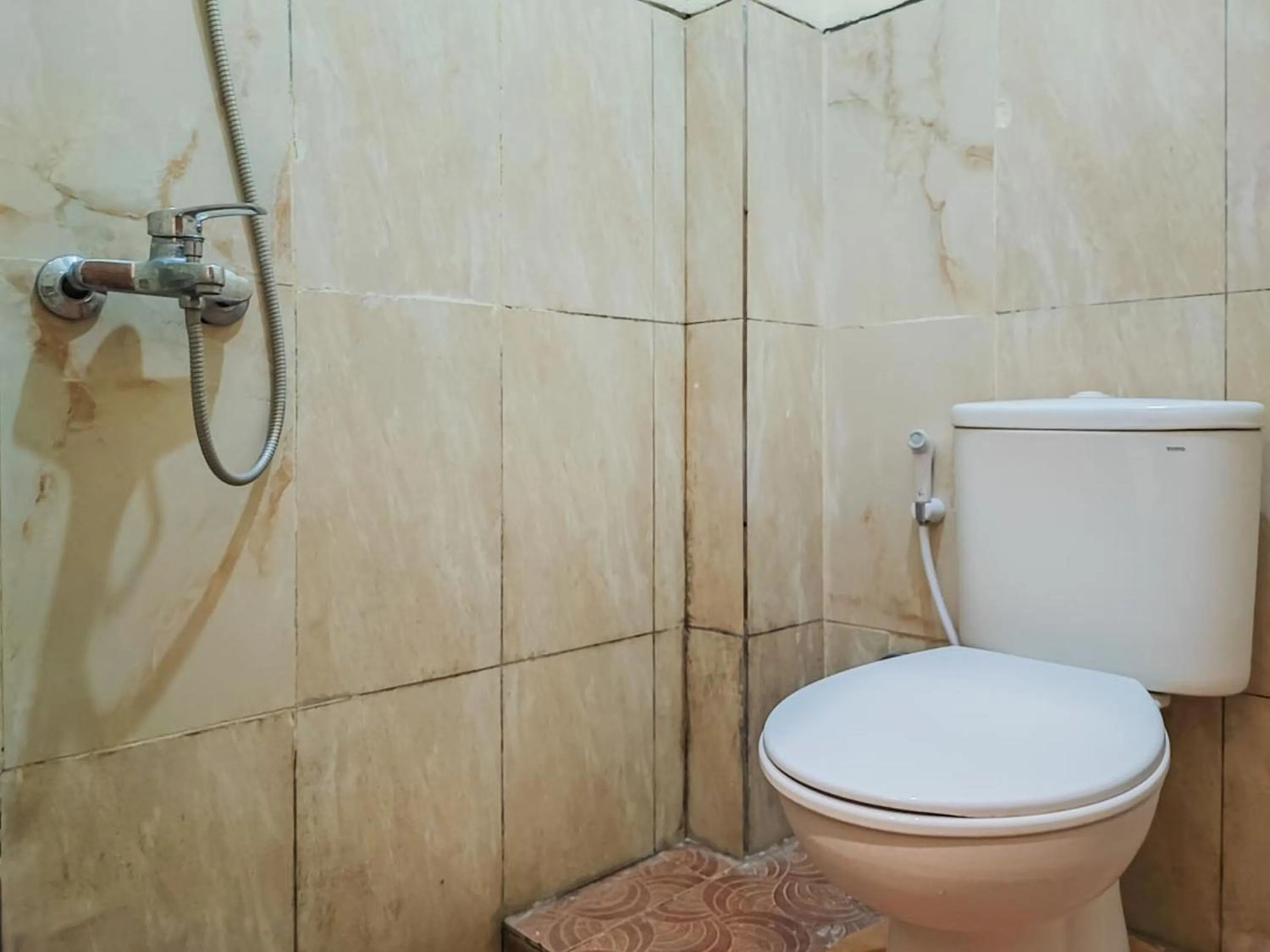 Toilet in KoolKost @ Gatot Subroto Timur Denpasar