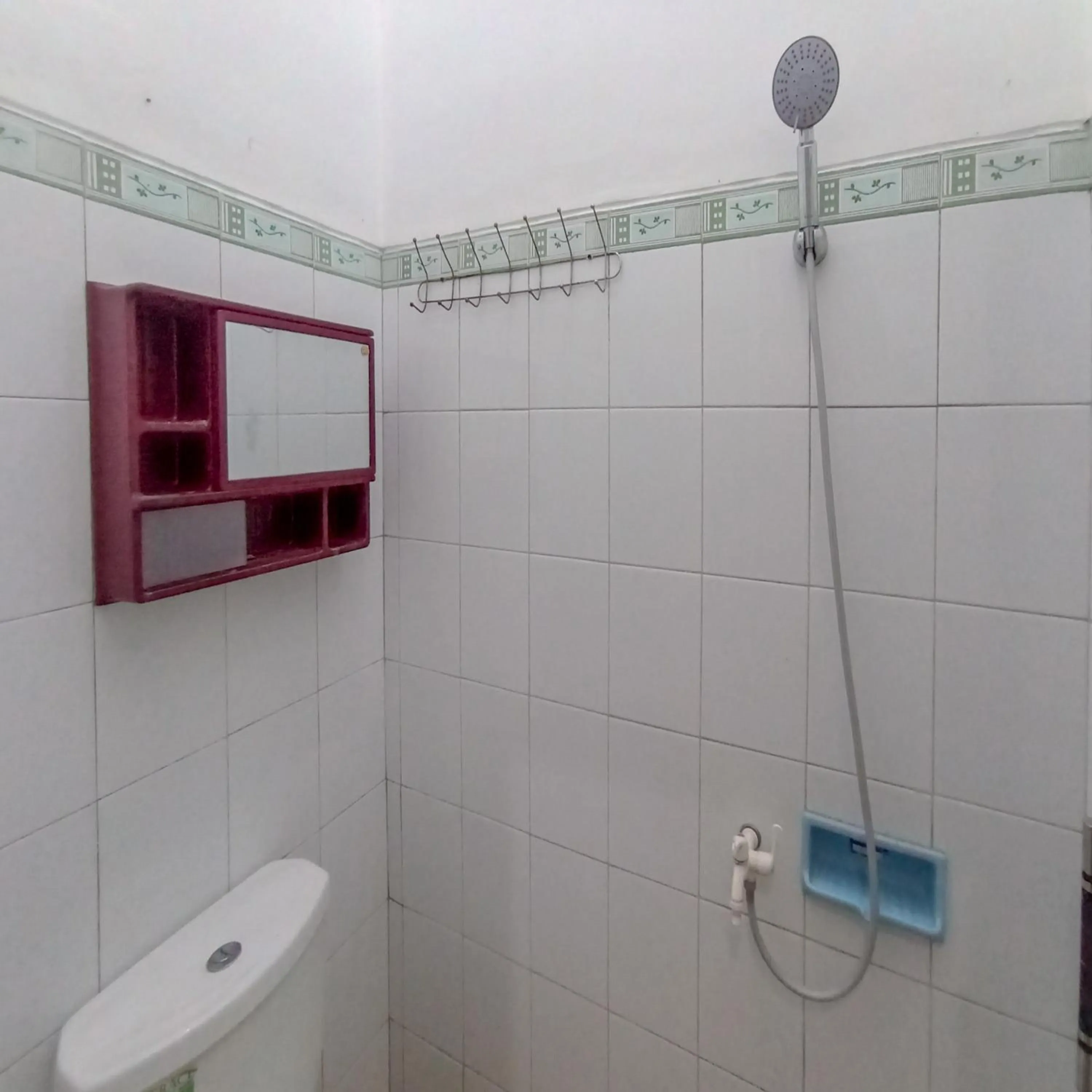 Bathroom in Hotel Grand New Si Jago Mitra RedDoorz