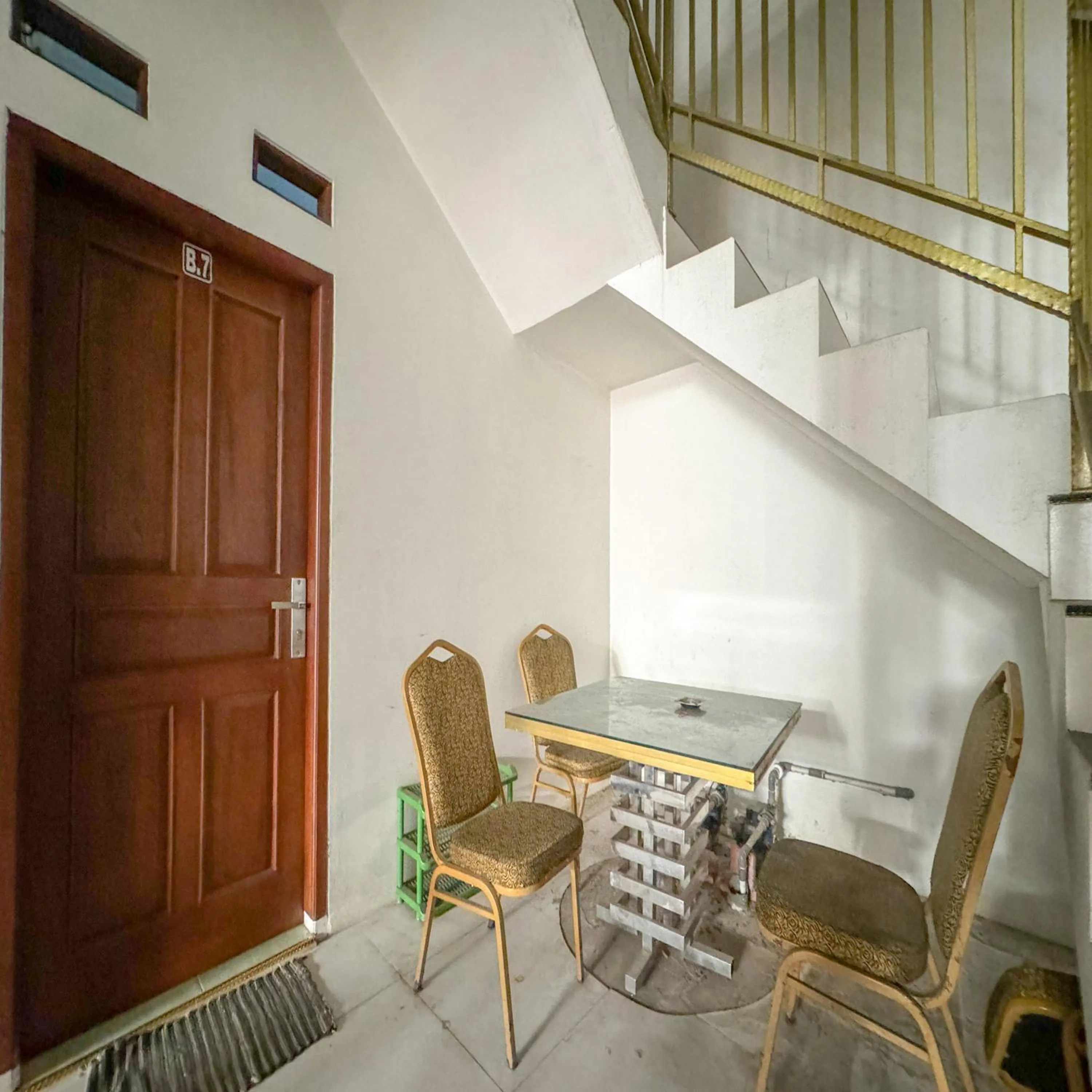 Seating area in Hotel Grand New Si Jago Mitra RedDoorz