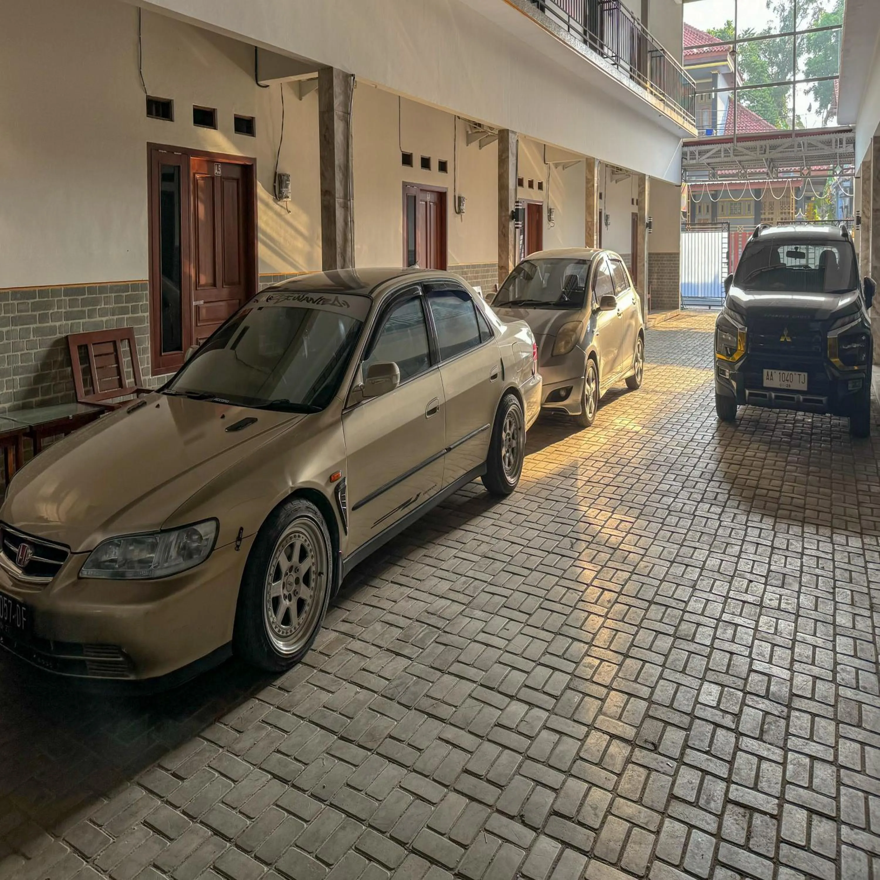 Parking in Hotel Grand New Si Jago Mitra RedDoorz