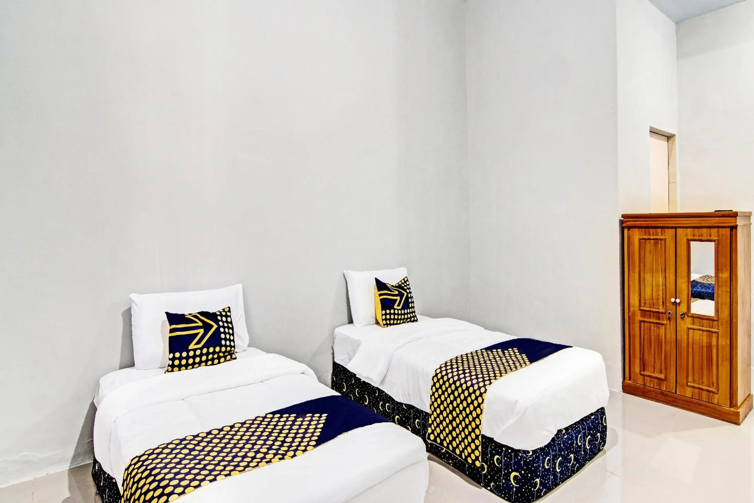 Economy Twin Room in Hotel O Rumah Singgah Kinaya Syariah Economy Twin Room in Hotel O Rumah Singgah Kinaya Syariah