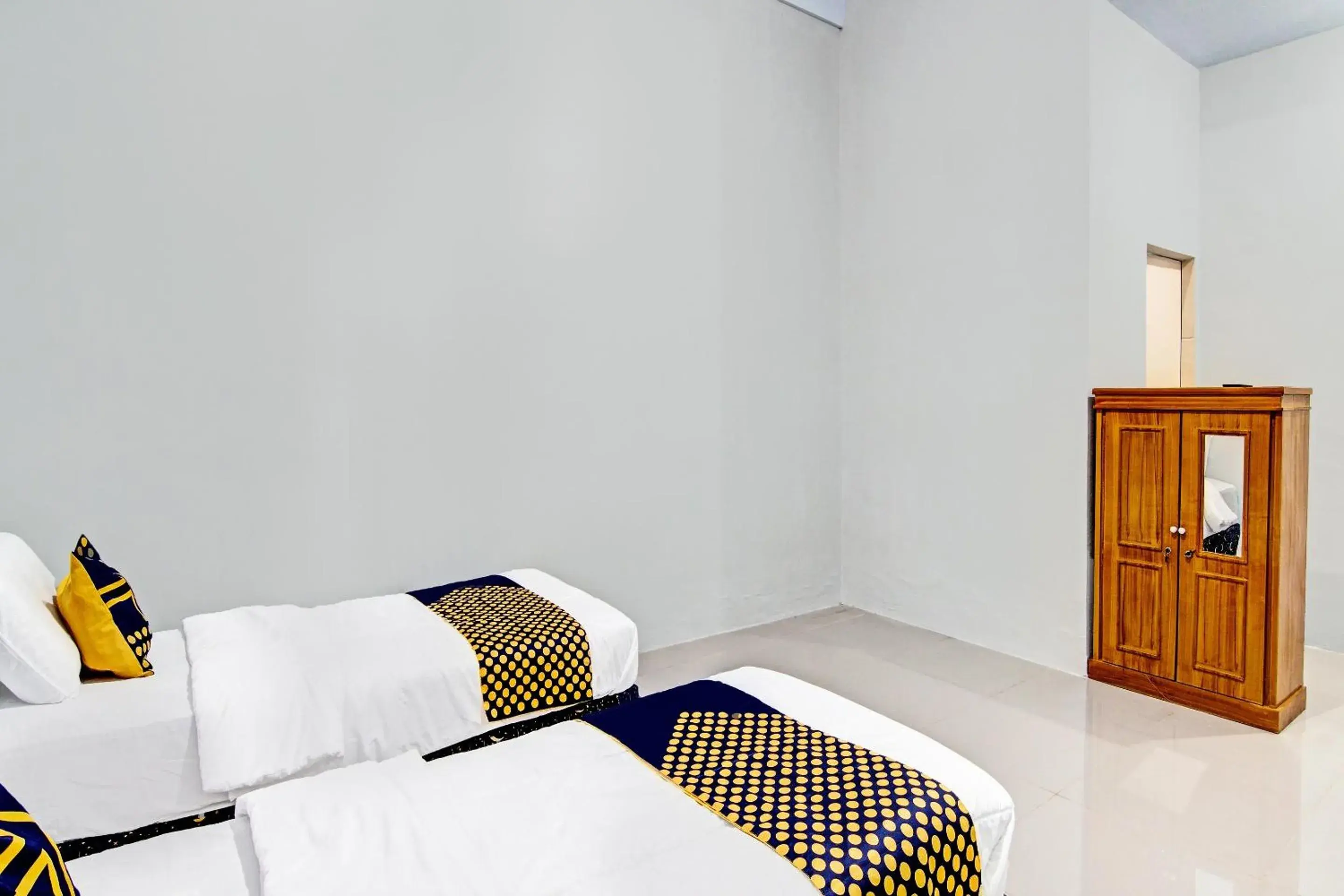 Economy Twin Room in Hotel O Rumah Singgah Kinaya Syariah Economy Twin Room in Hotel O Rumah Singgah Kinaya Syariah