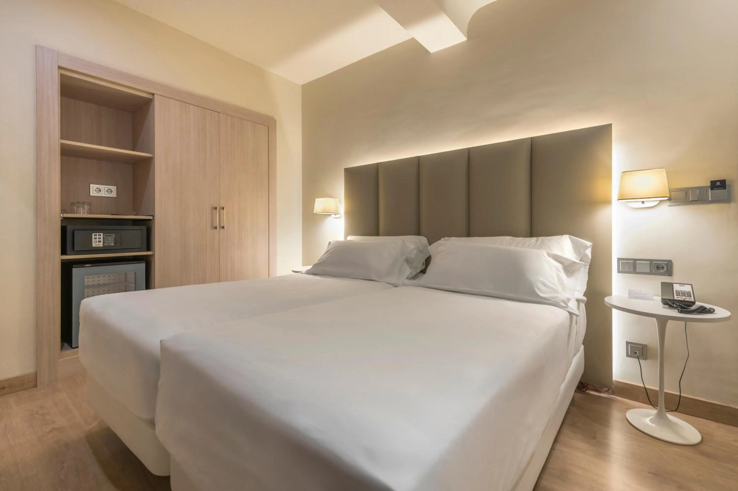 Bed in Hesperia Murcia Centro