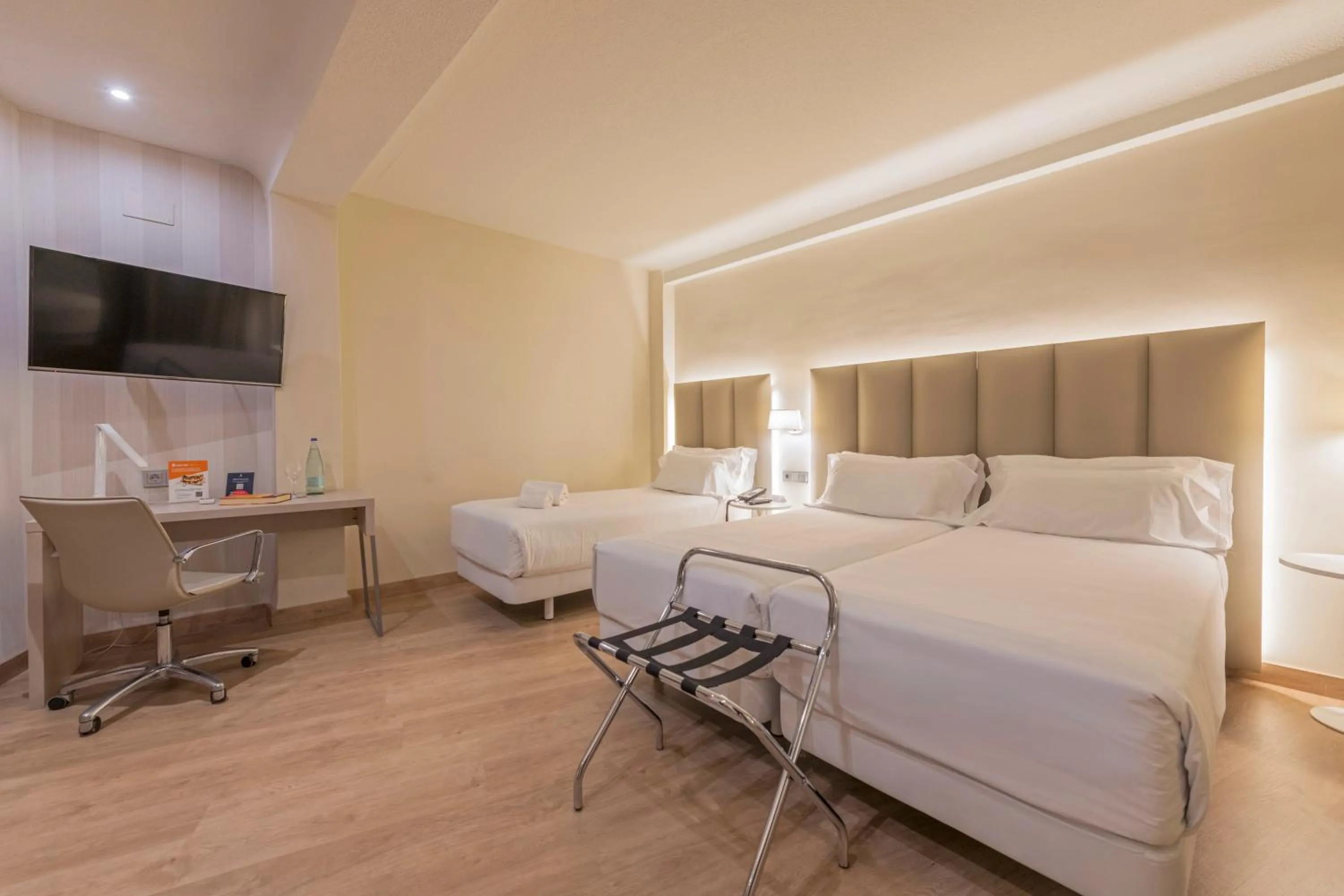 Bed in Hesperia Murcia Centro