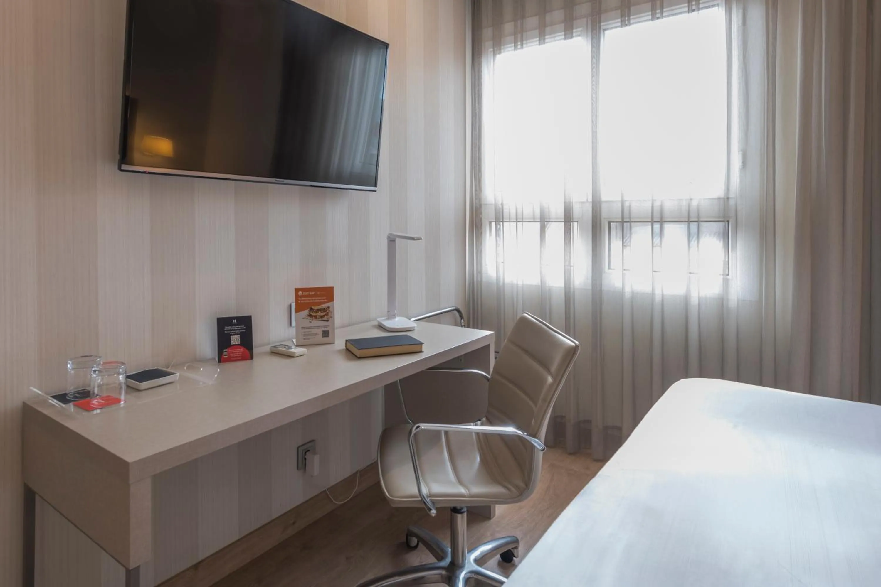 TV and multimedia, Bed in Hesperia Murcia Centro