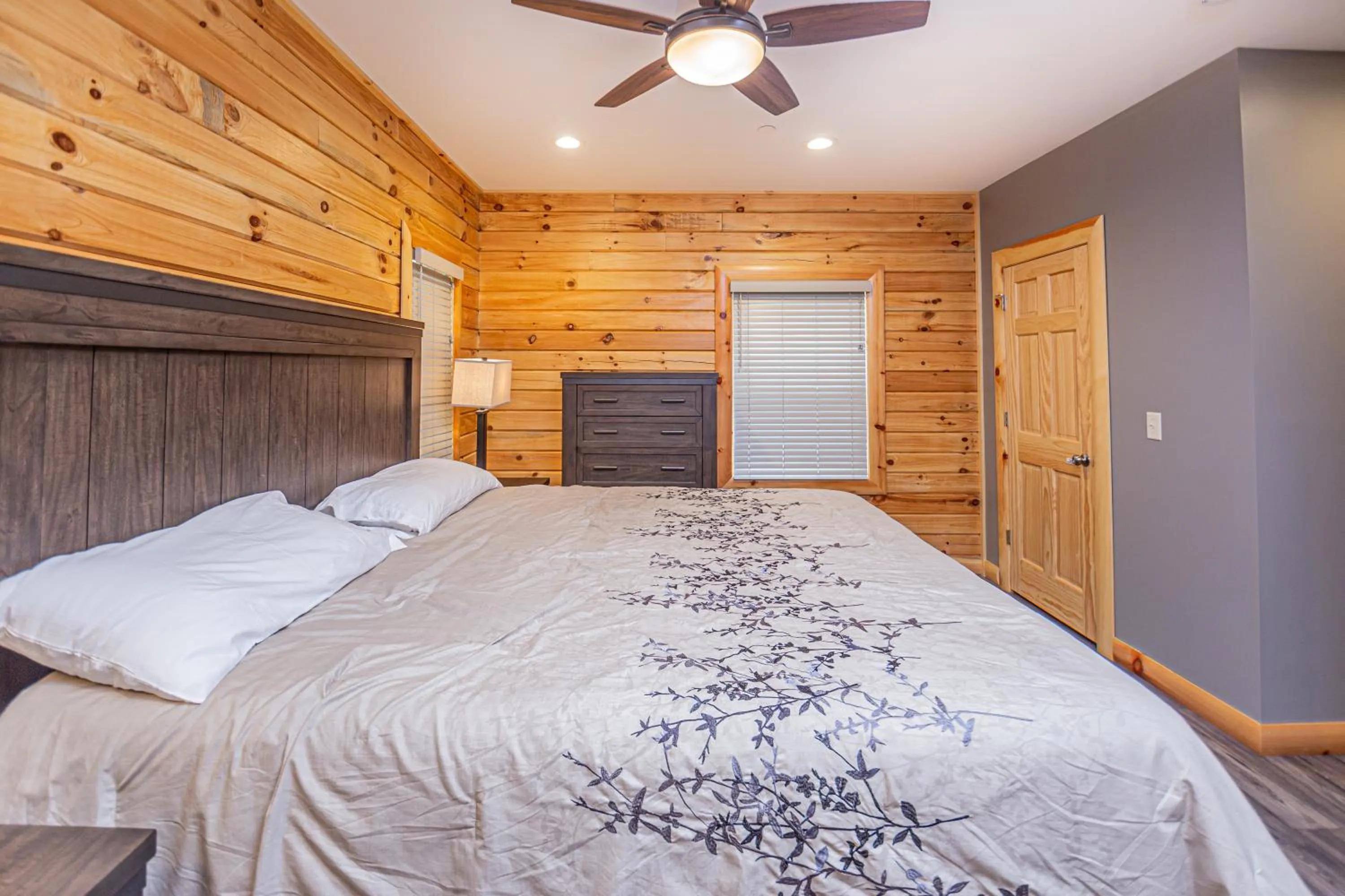 Property building, Bed in Space Mountain