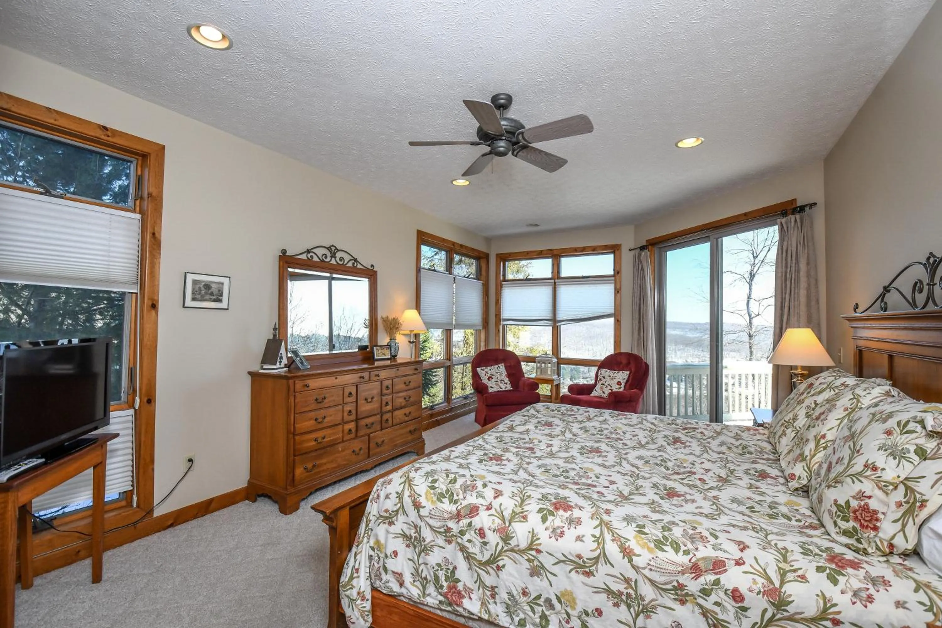 Bed in On Eagles Wings