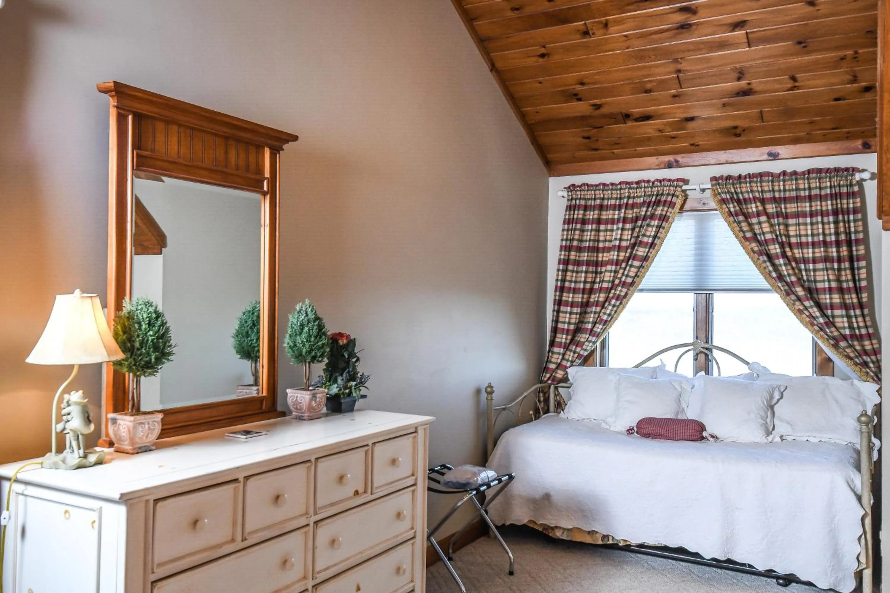 Bed in On Eagles Wings