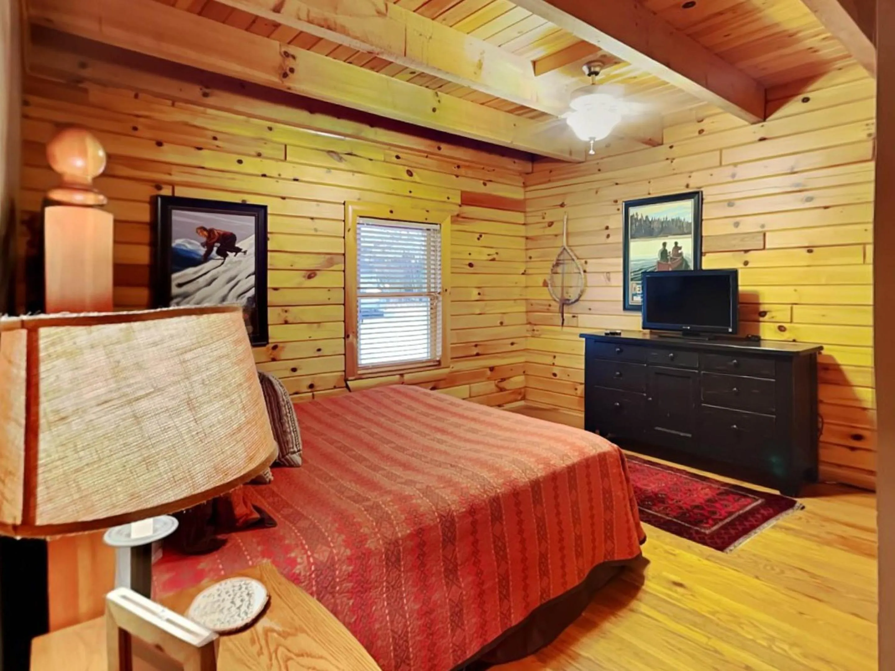 Bed in Bear Hollow Lodge