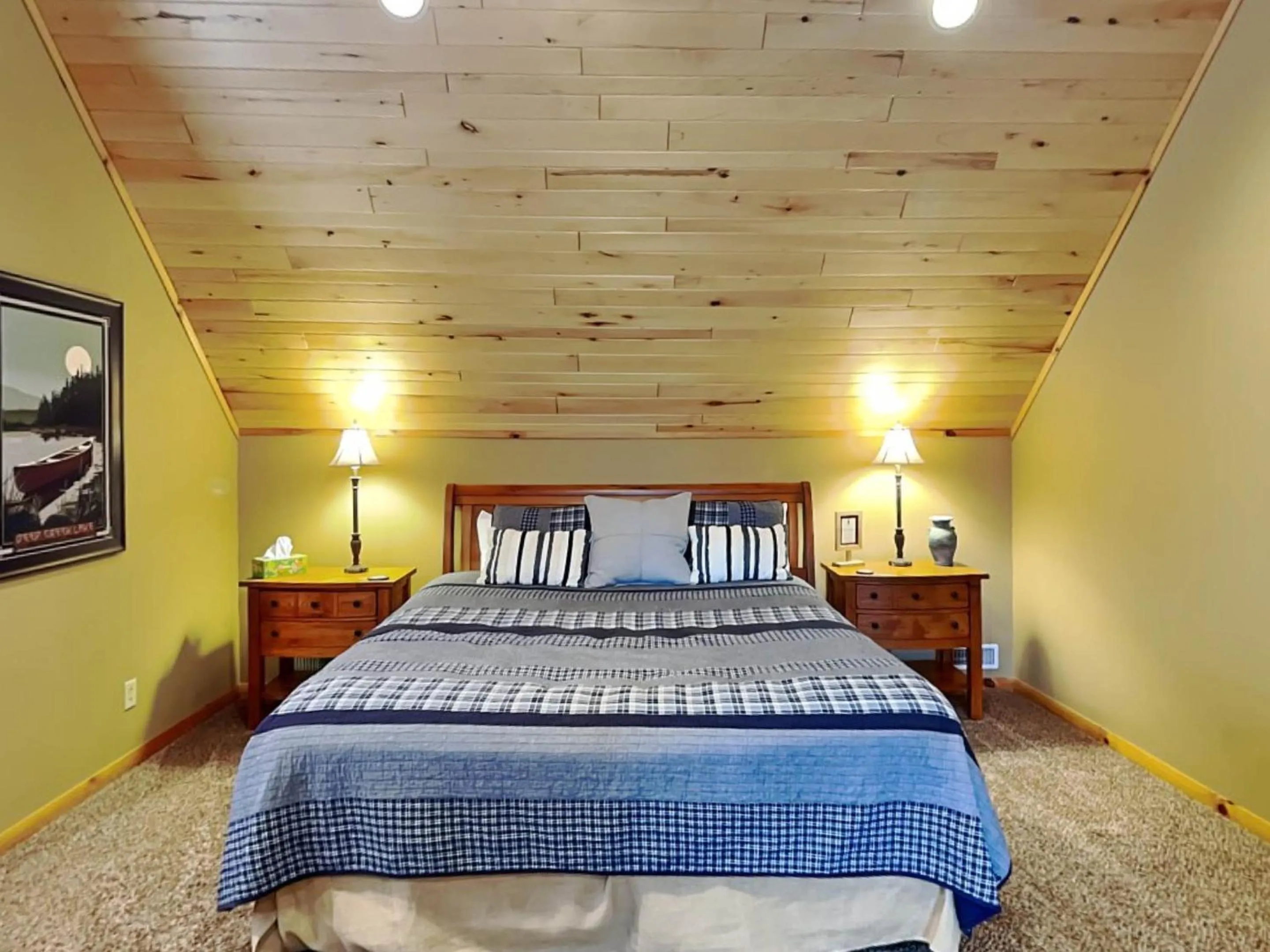 Bed in Bear Hollow Lodge