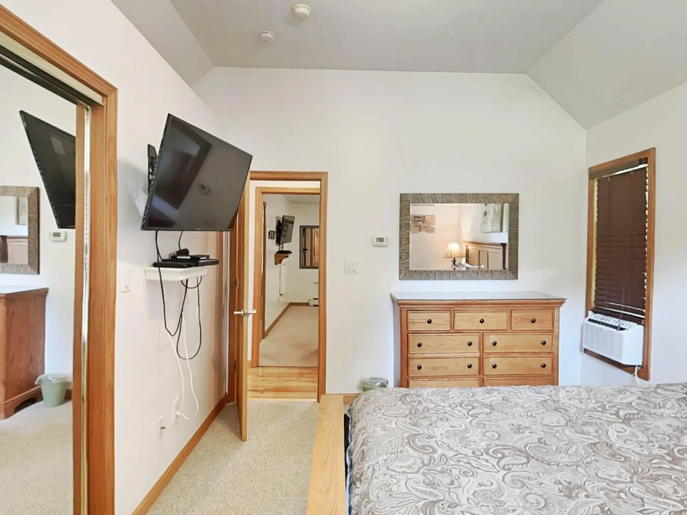 Bed in Beautiful Adventure