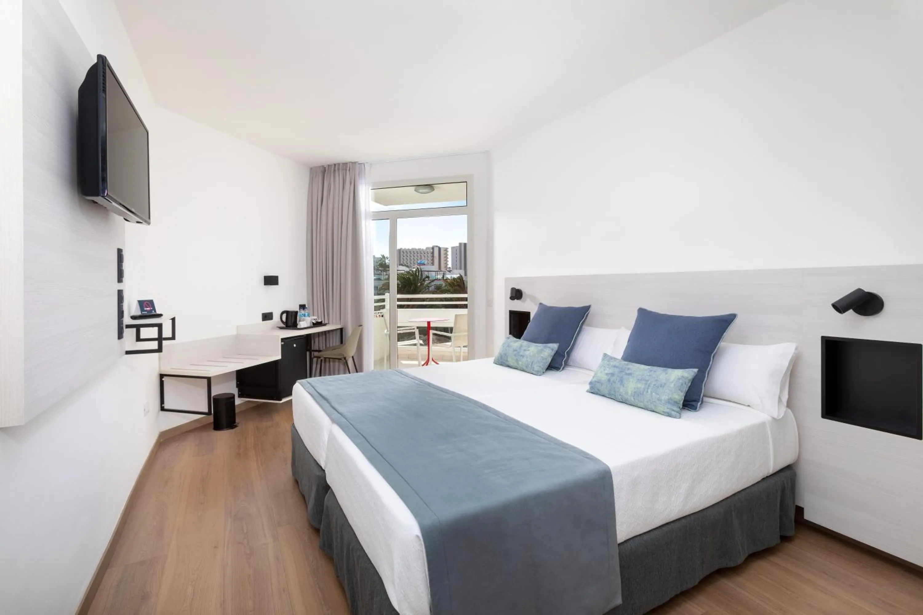 Photo of the whole room, Bed in Alexandre Troya