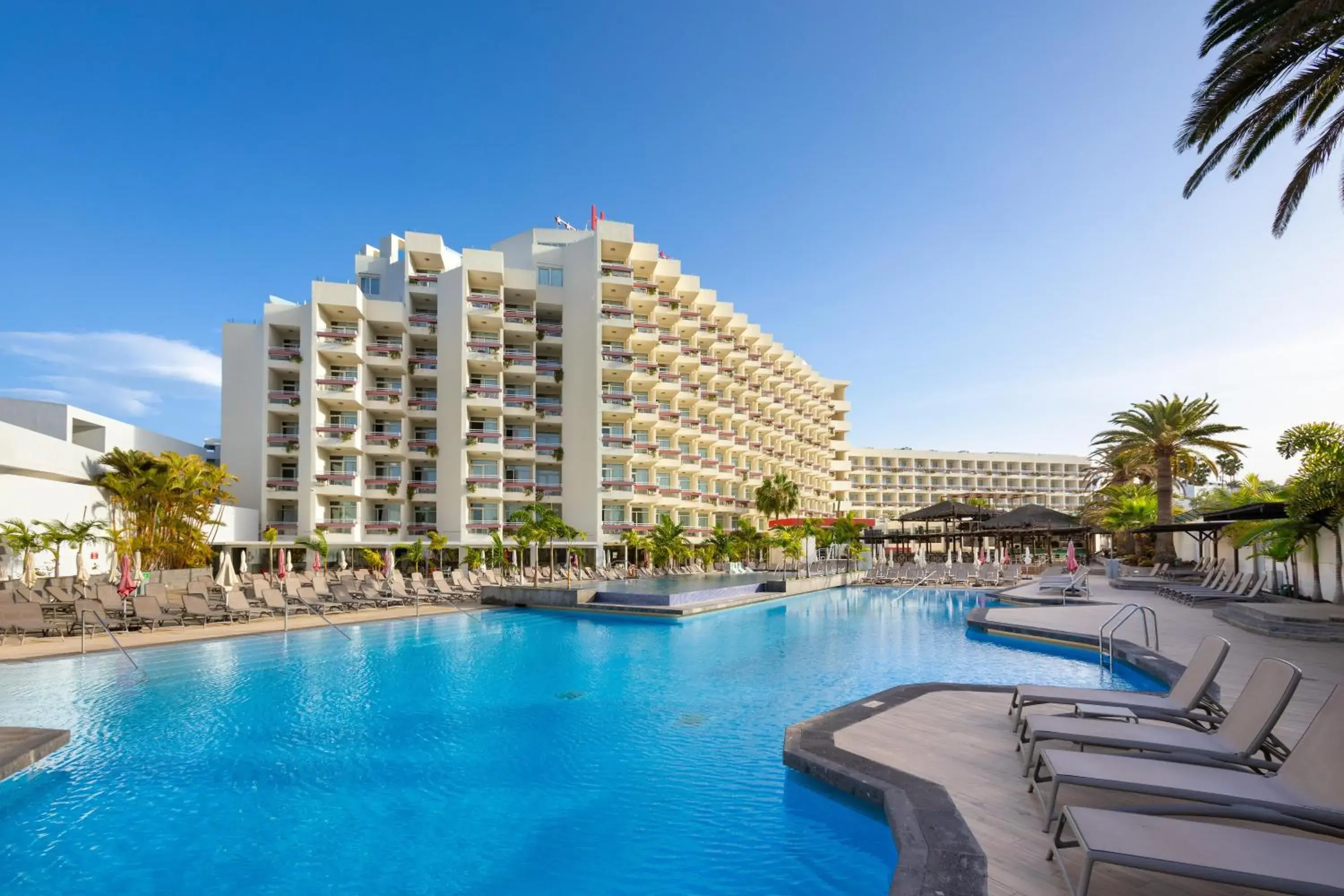 Swimming pool in Alexandre Troya Swimming pool in Alexandre Troya