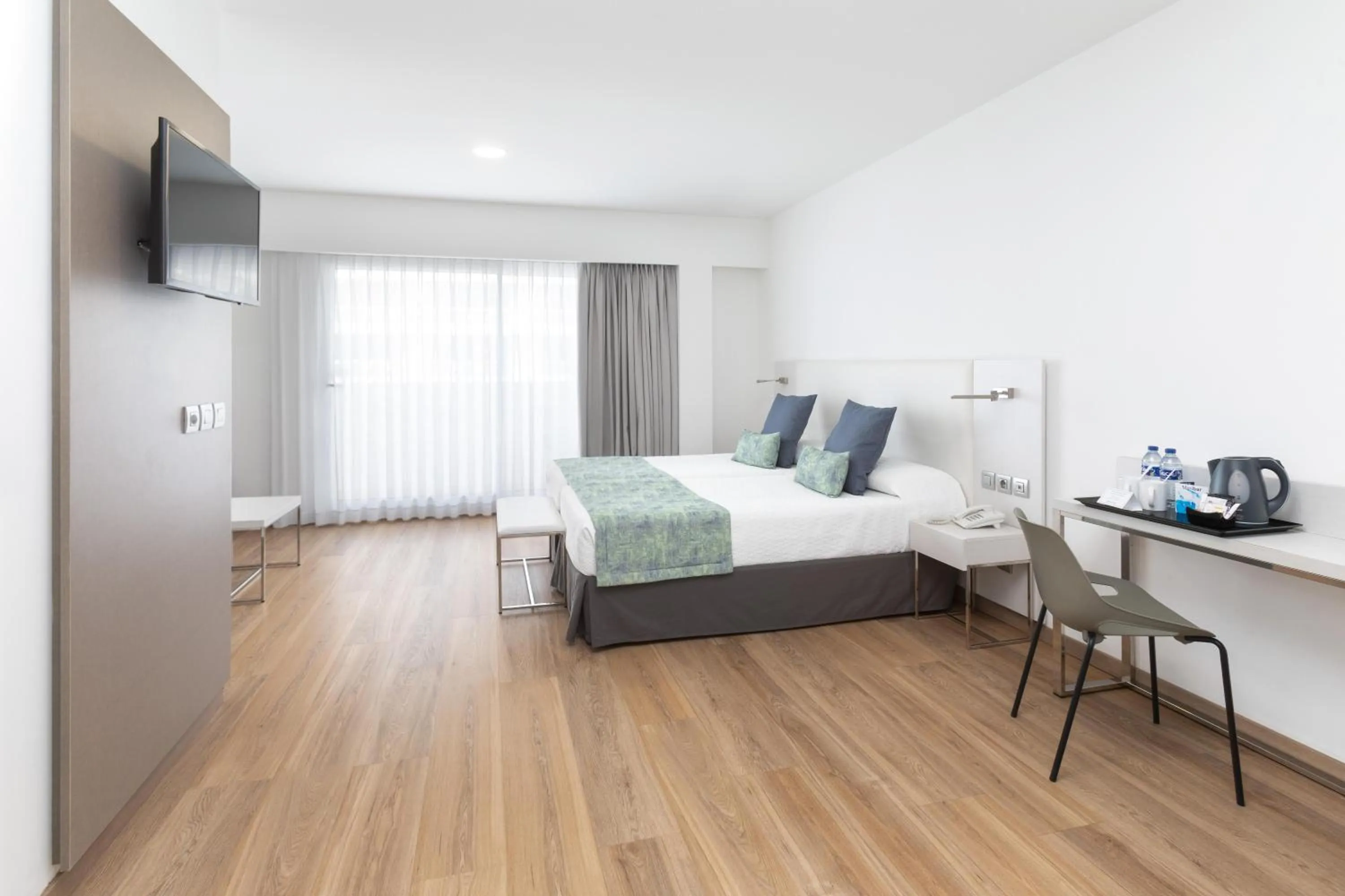 Photo of the whole room, Bed in Alexandre Troya