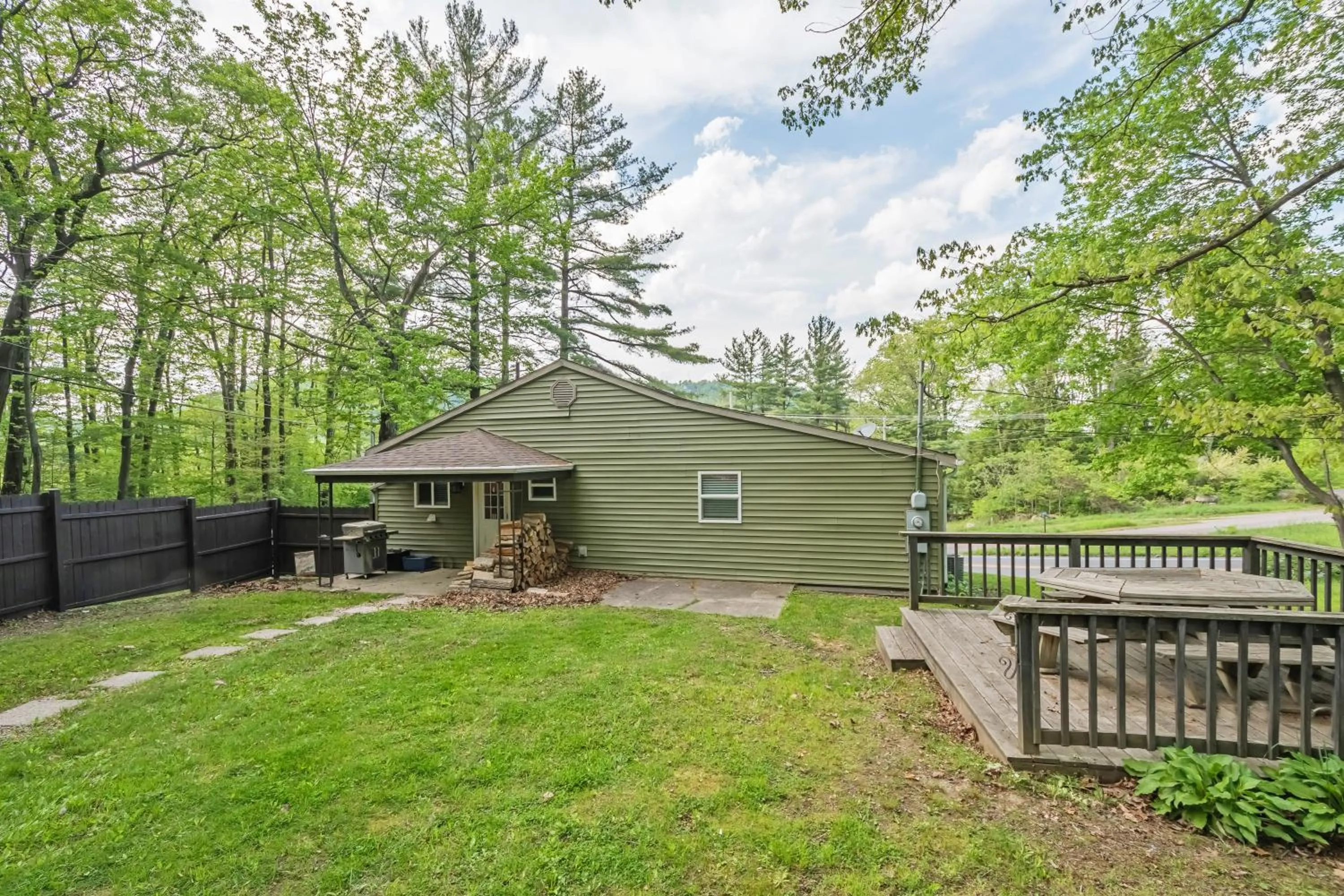 Property building in Kare Bear Cabin