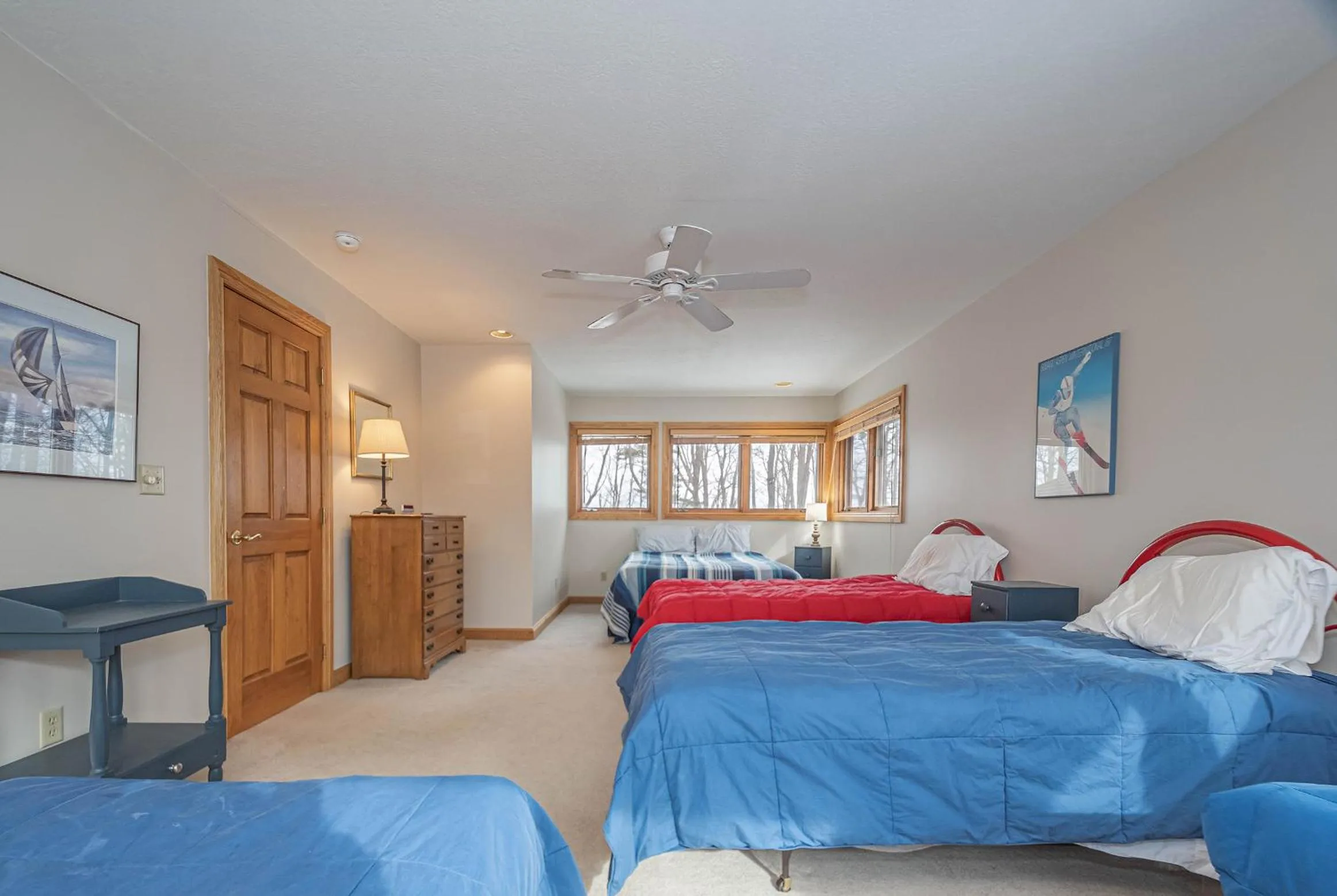 Property building, Bed in Johnny Appleseed