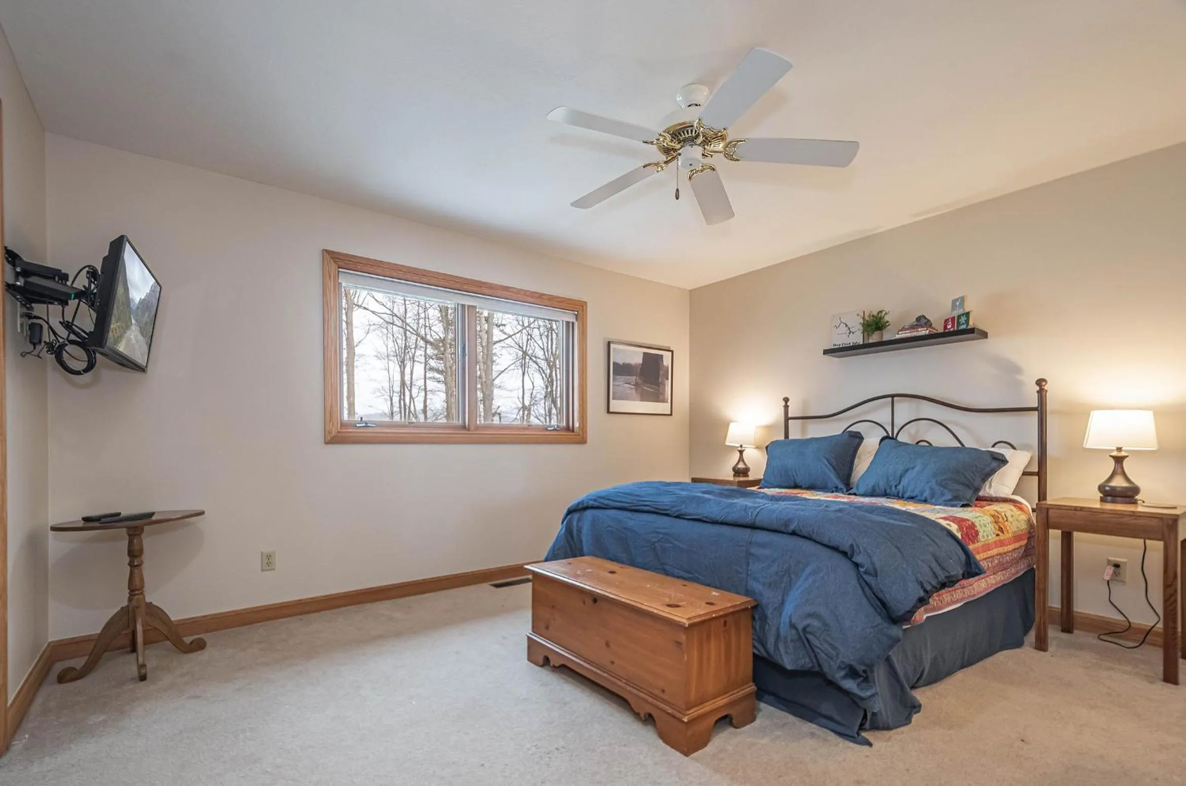 Property building, Bed in Johnny Appleseed