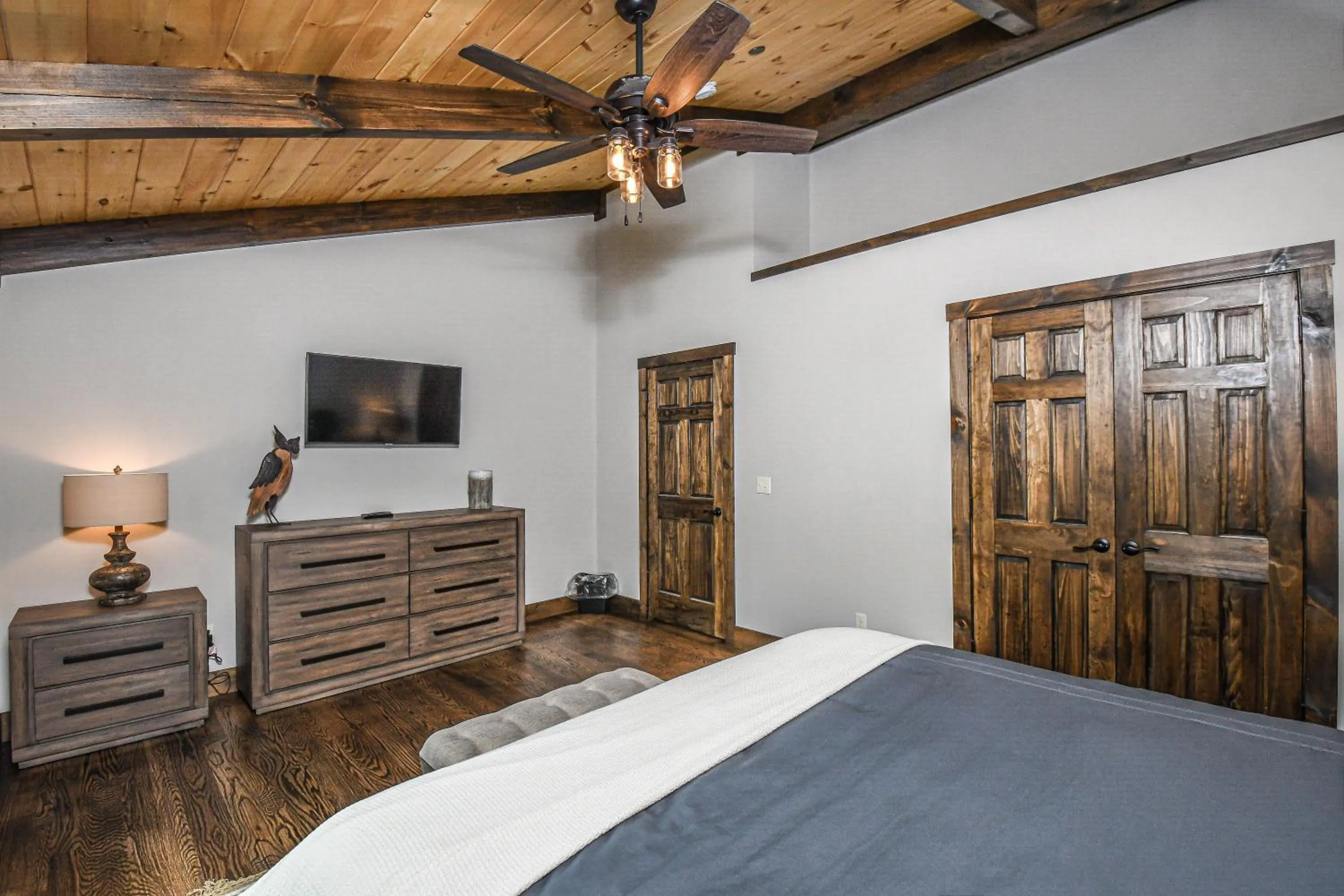 Property building, Bed in Above it All