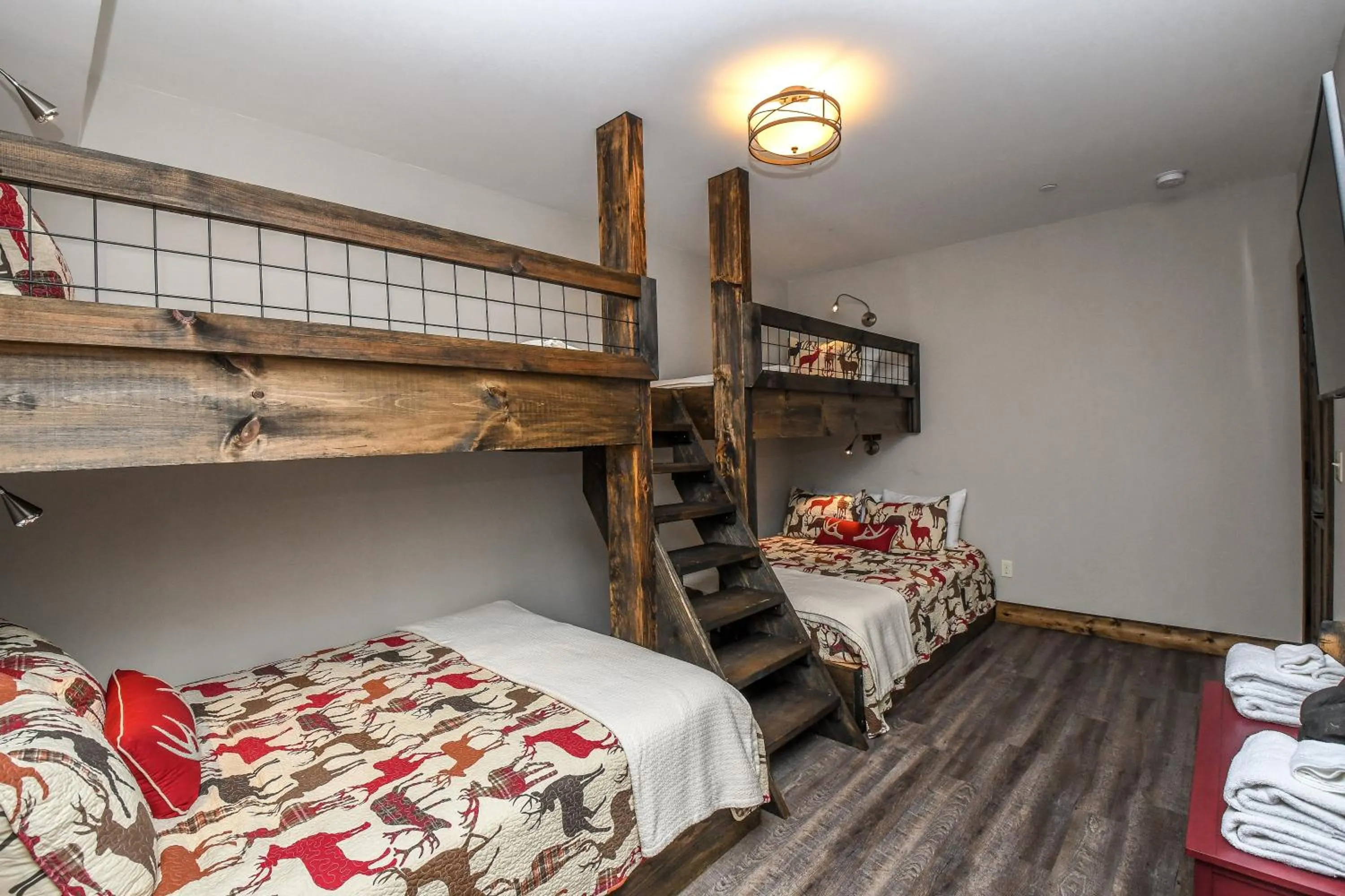 Property building, Bed in Above it All