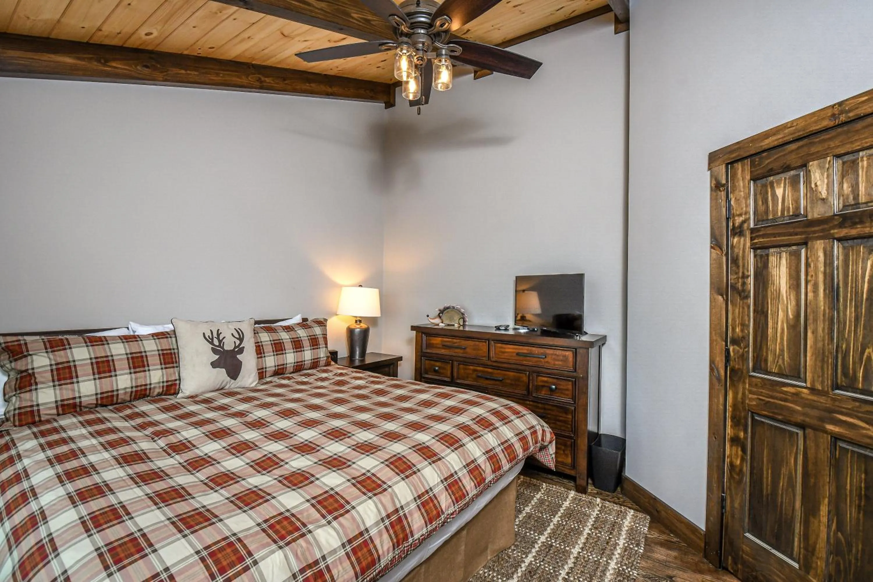 Property building, Bed in Above it All