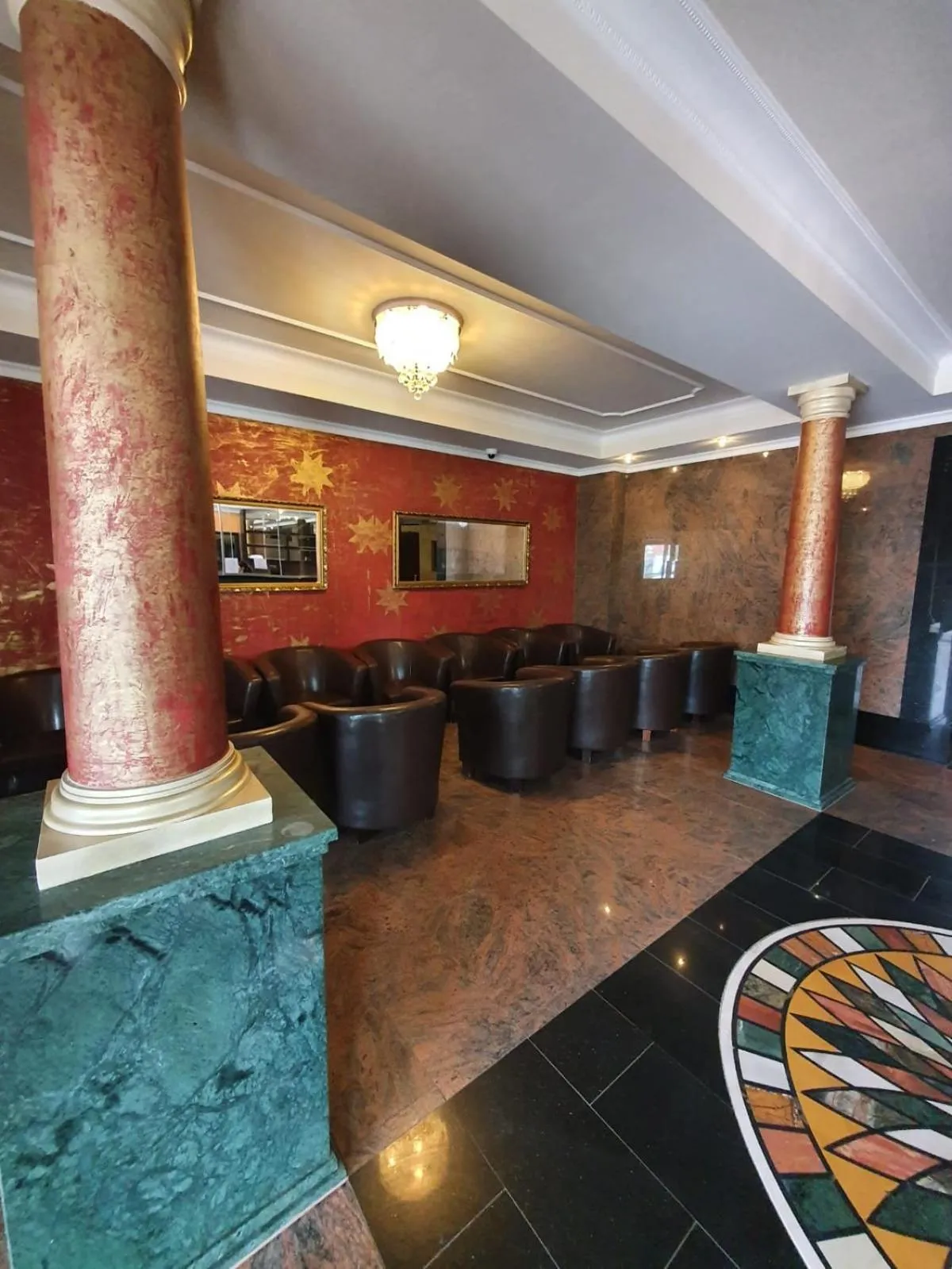 R&B Hotel