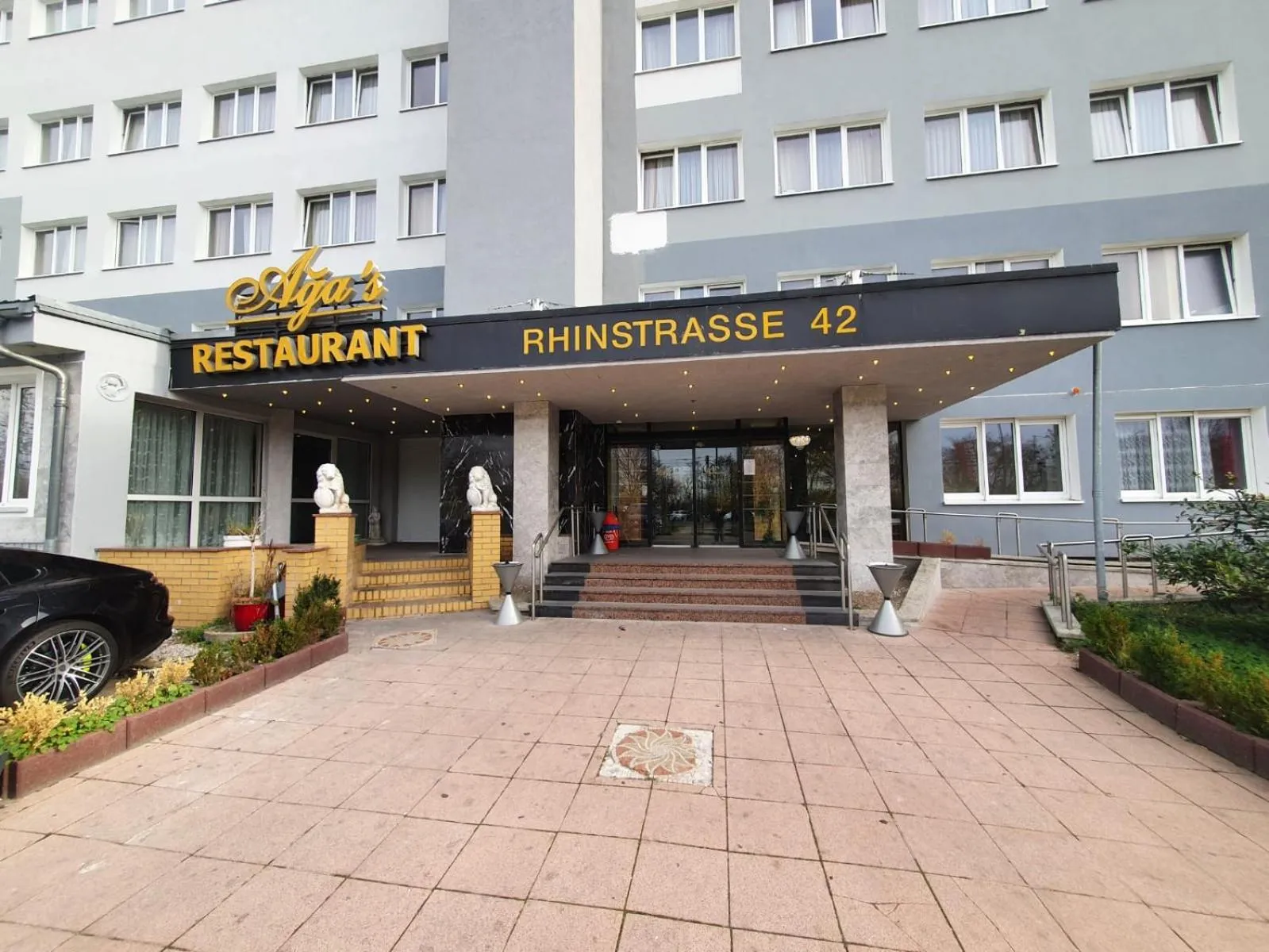 R&B Hotel