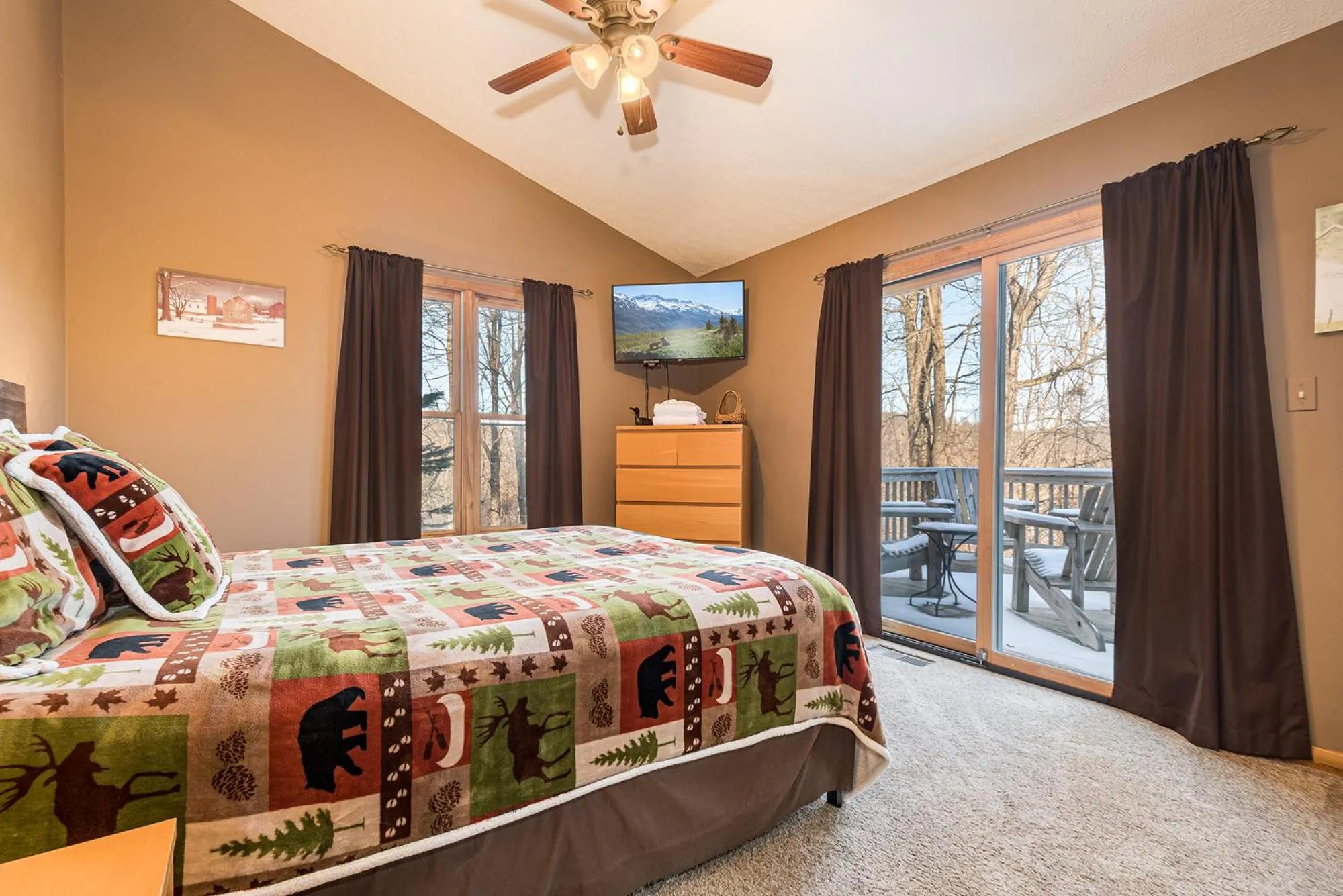 Property building, Bed in Boxer Overlook