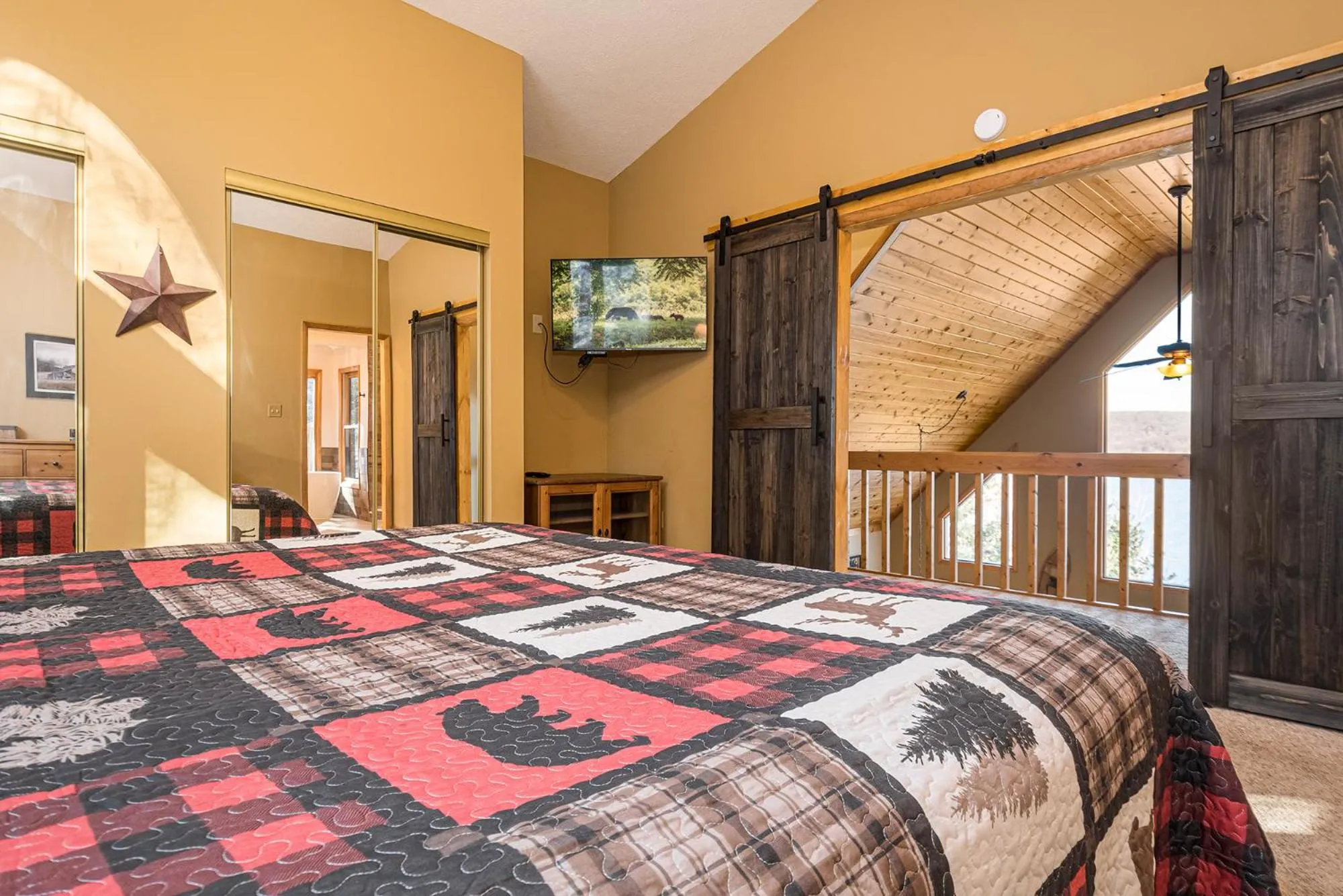 Property building, Bed in Boxer Overlook