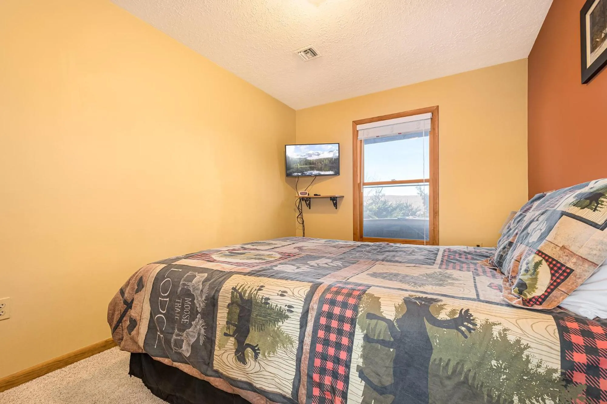 Property building, Bed in Boxer Overlook