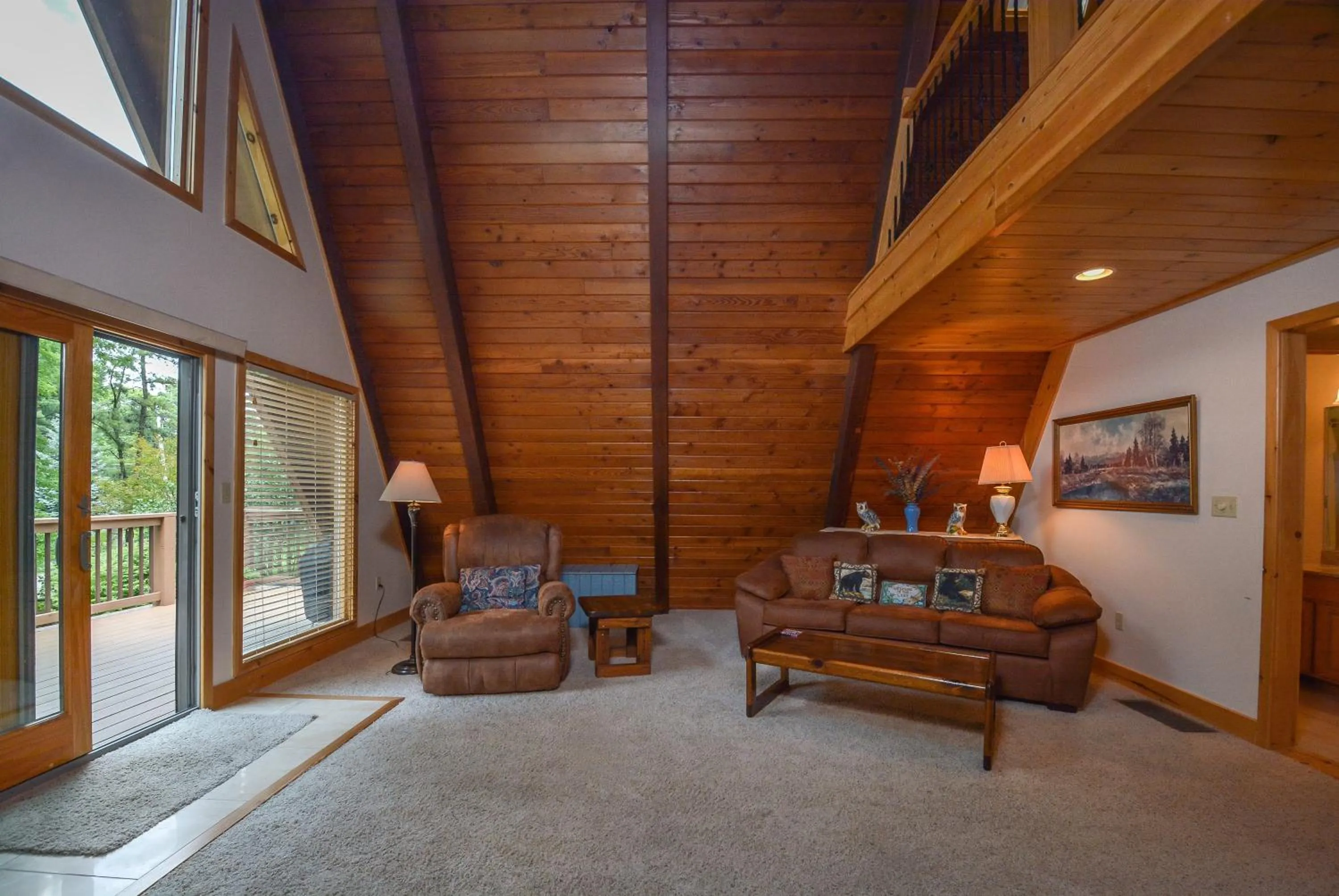 Property building in Lakeview Cottage