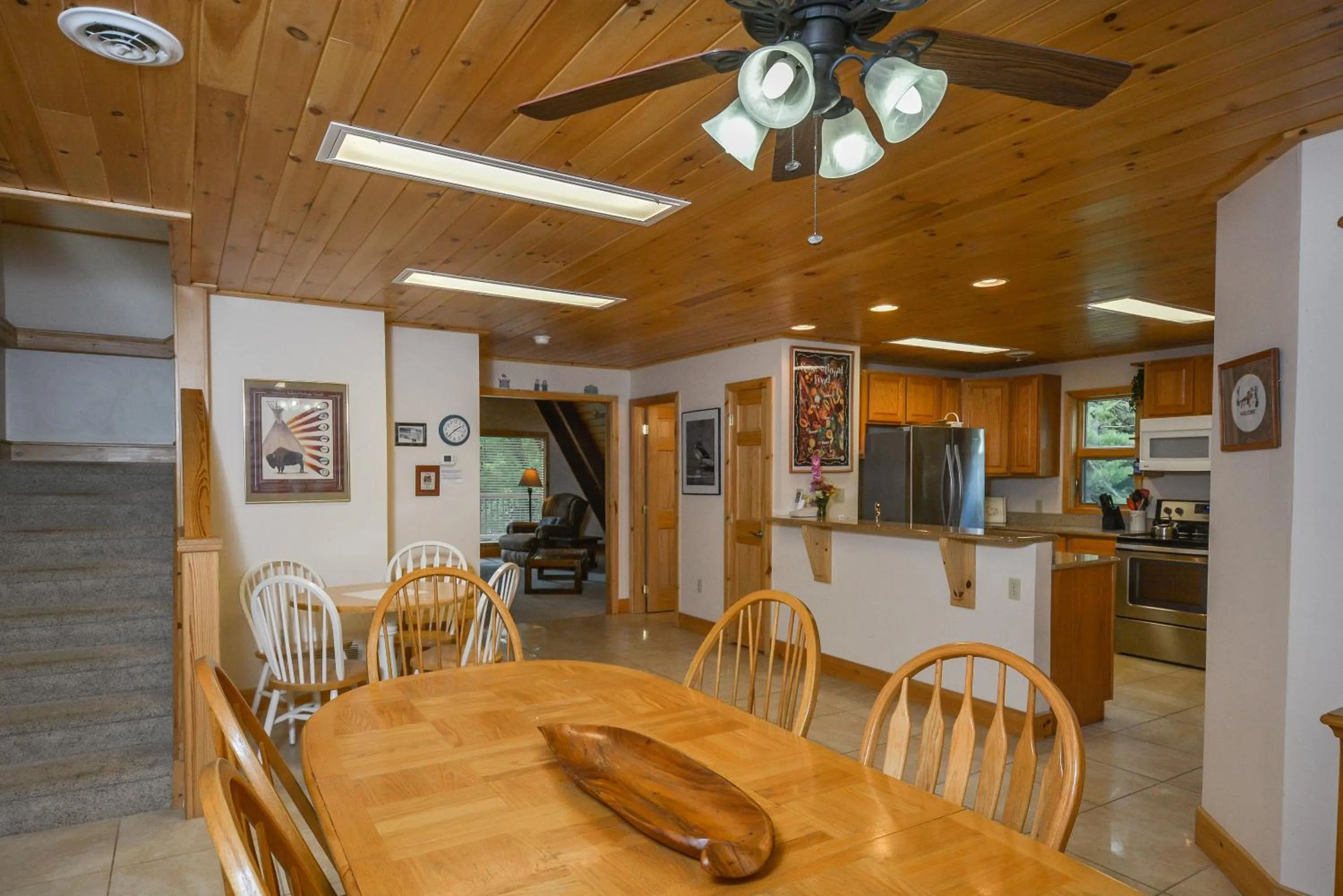 Property building in Lakeview Cottage