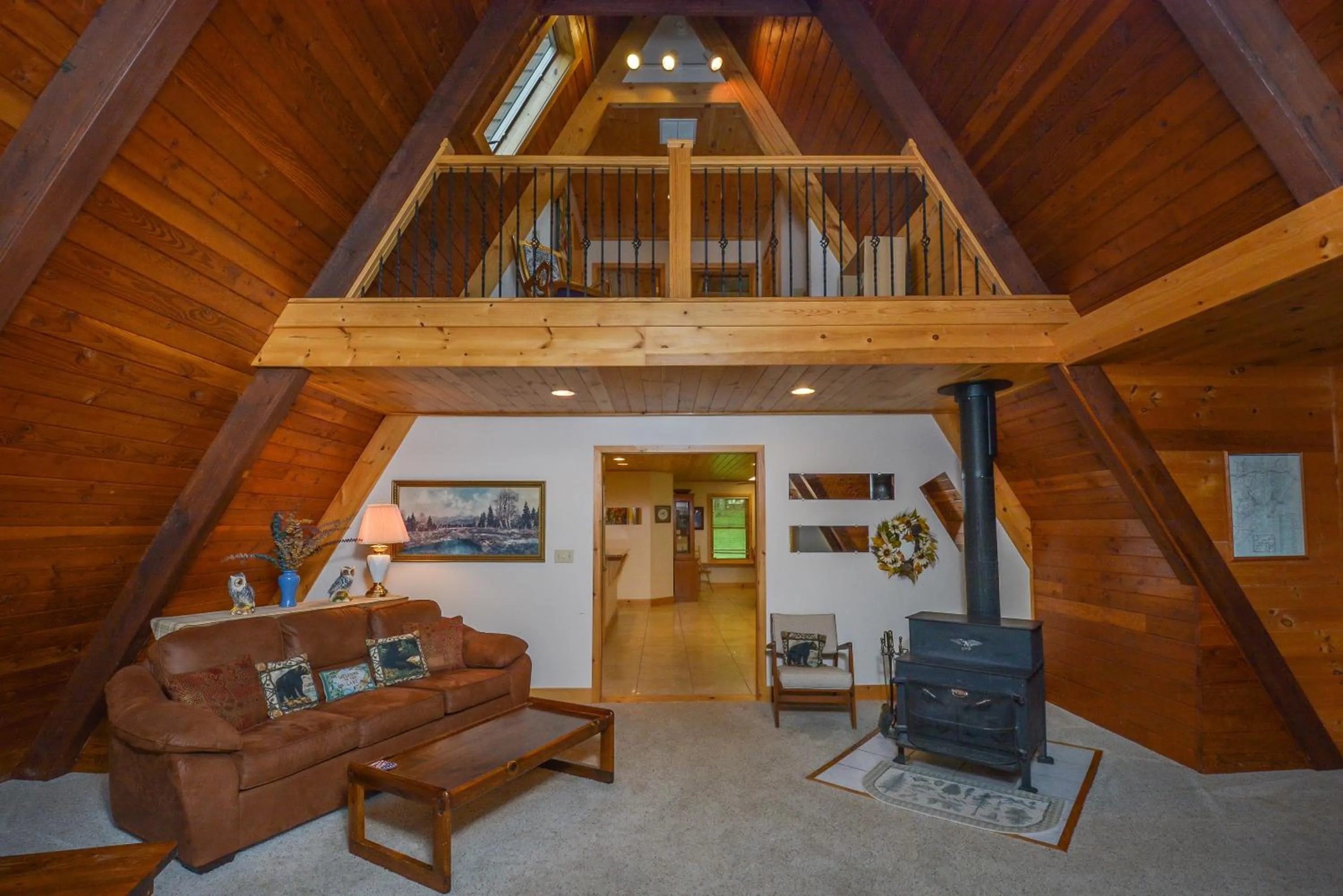 Property building in Lakeview Cottage