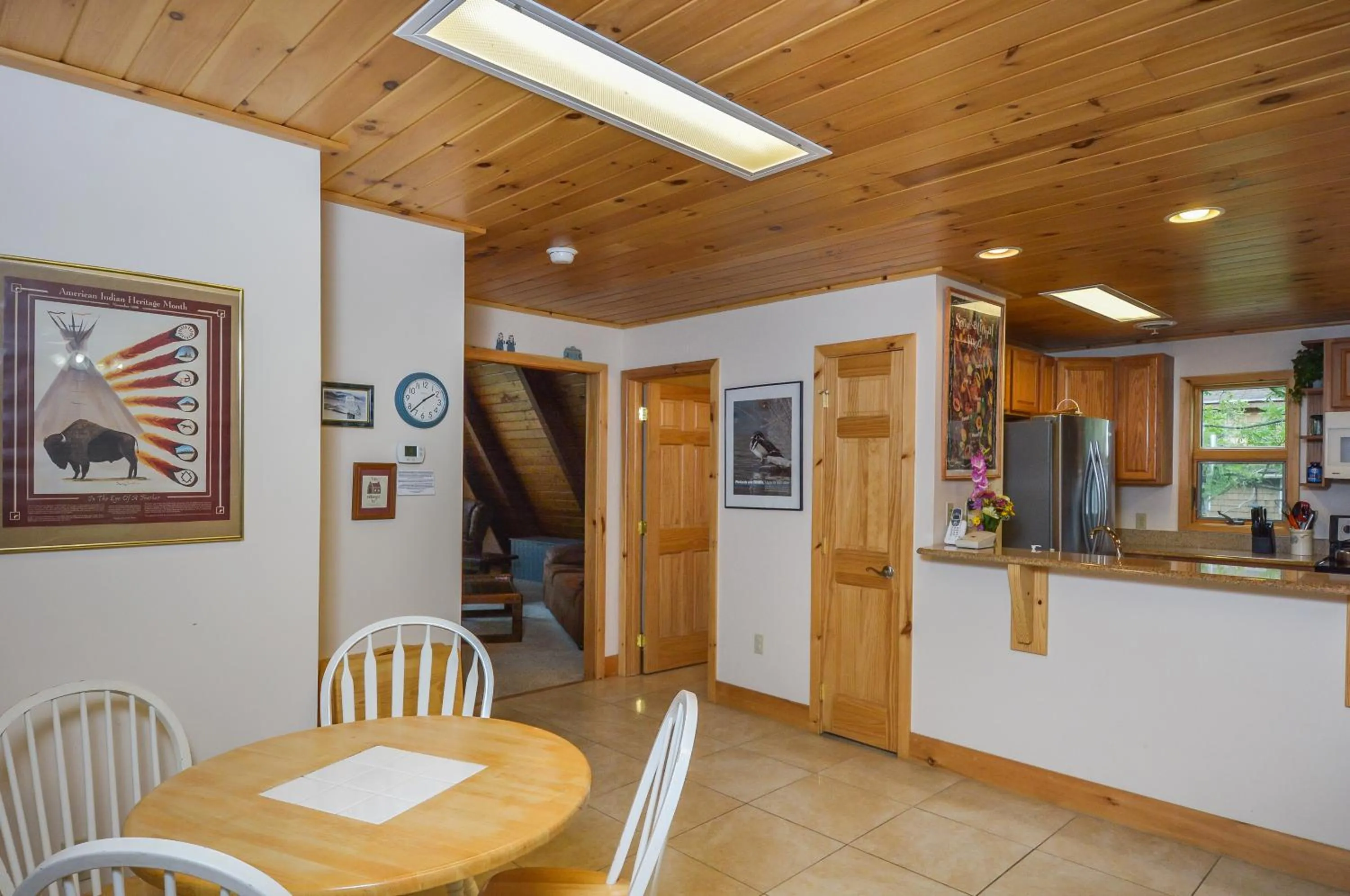 Property building in Lakeview Cottage