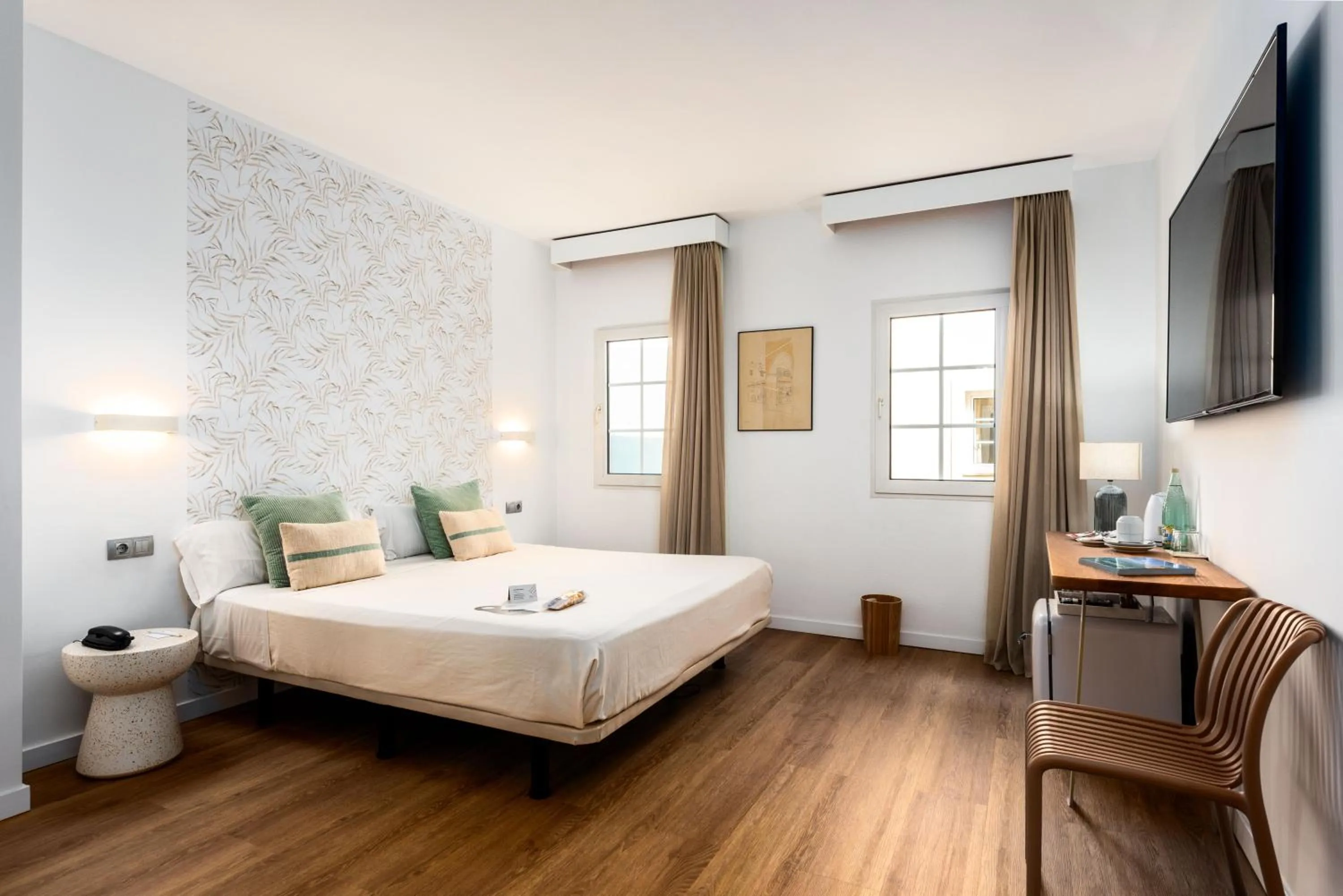 Photo of the whole room, Bed in Hotel Patricia Menorca