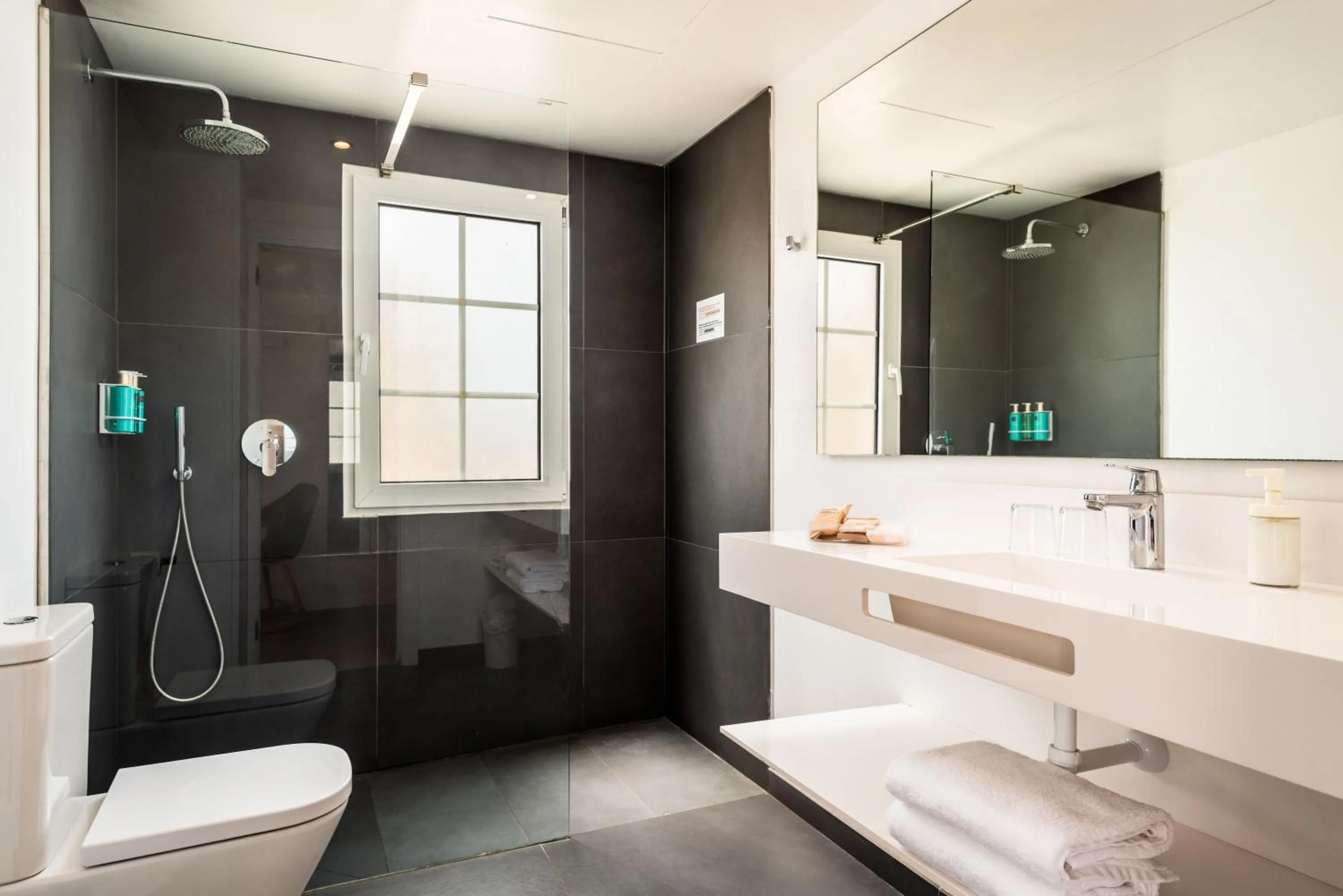 Shower in Hotel Patricia Menorca