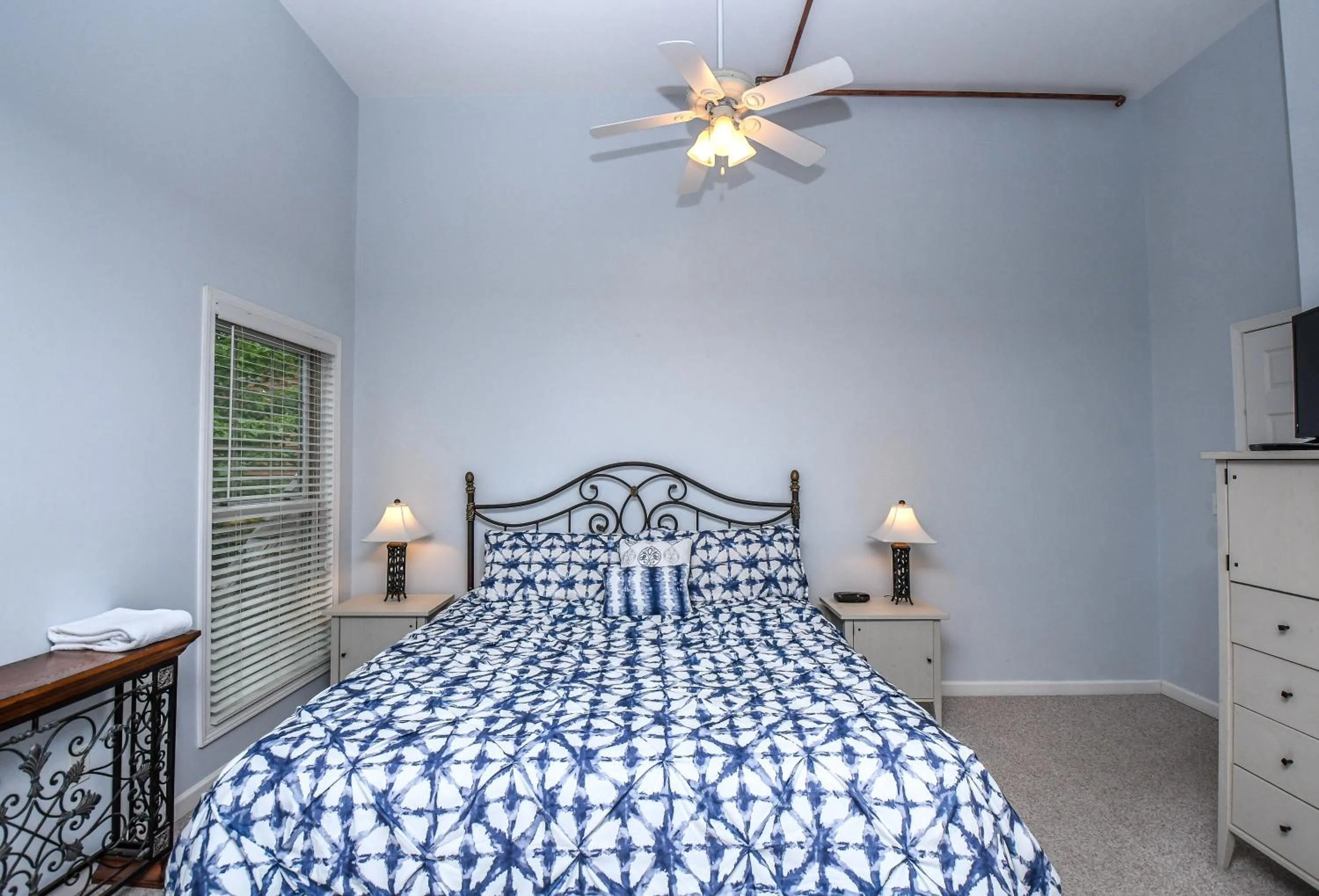 Property building, Bed in Castle in the Sky