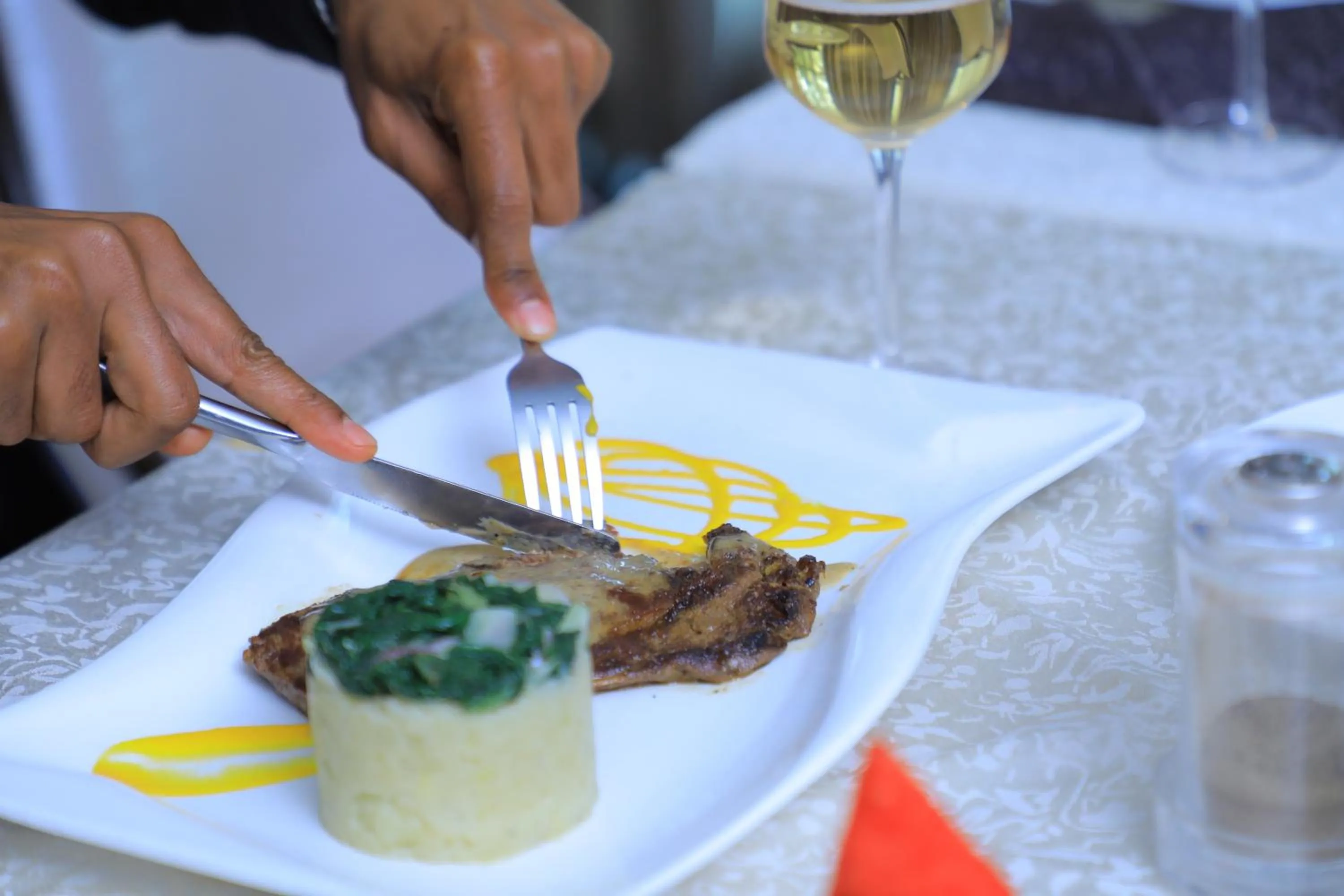 Food and drinks in Sidra International Hotel