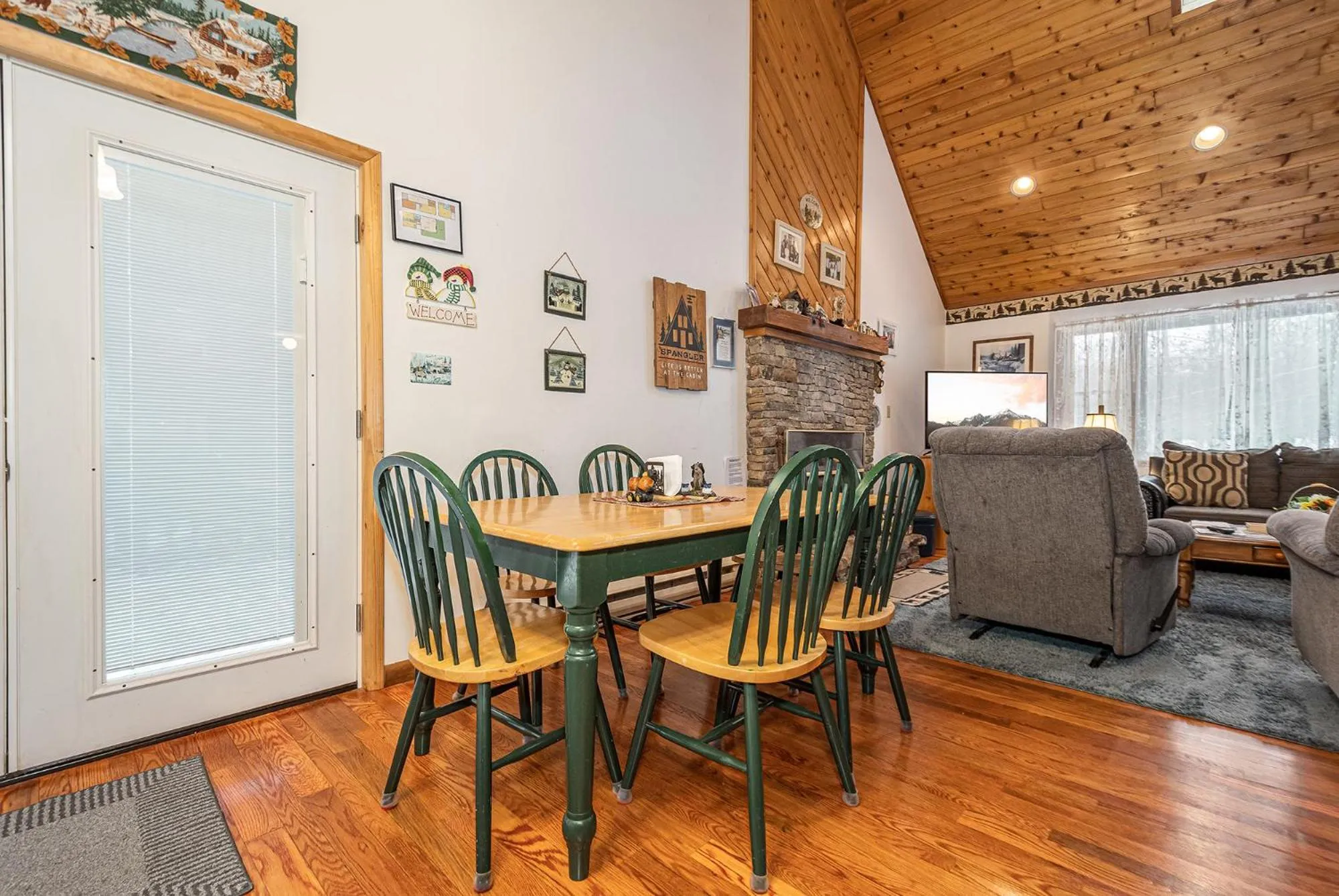 Property building in Home Sweet Cabin