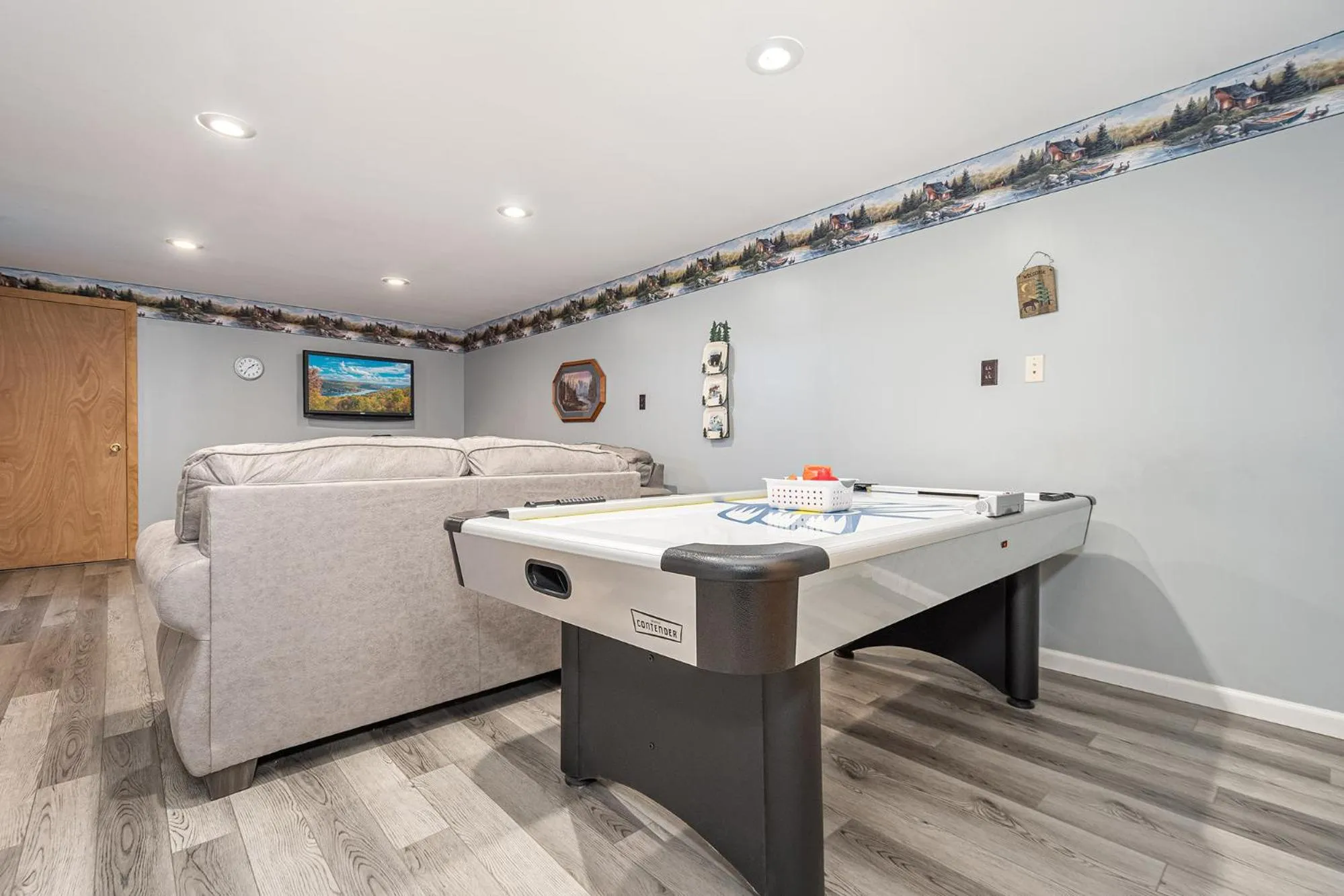 Property building in Home Sweet Cabin