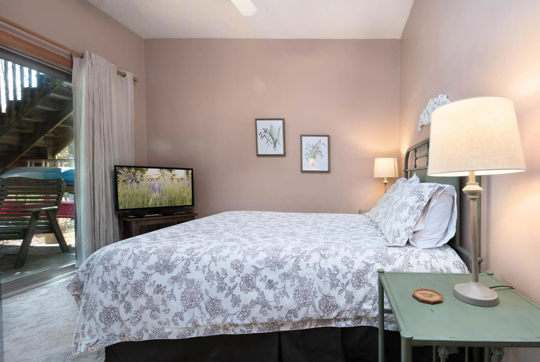 Property building, Bed in Fancy Free