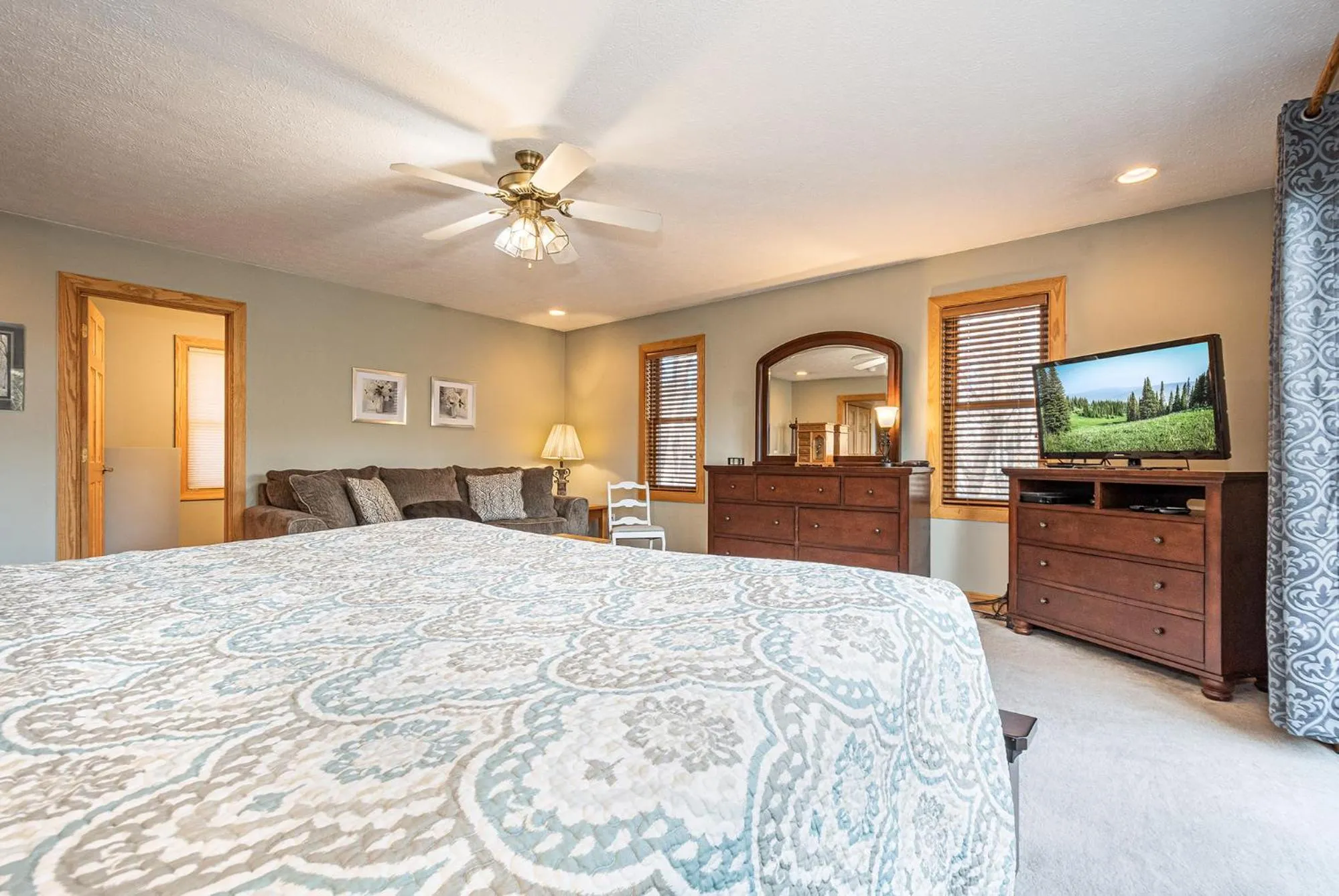 Property building, Bed in Fancy Free