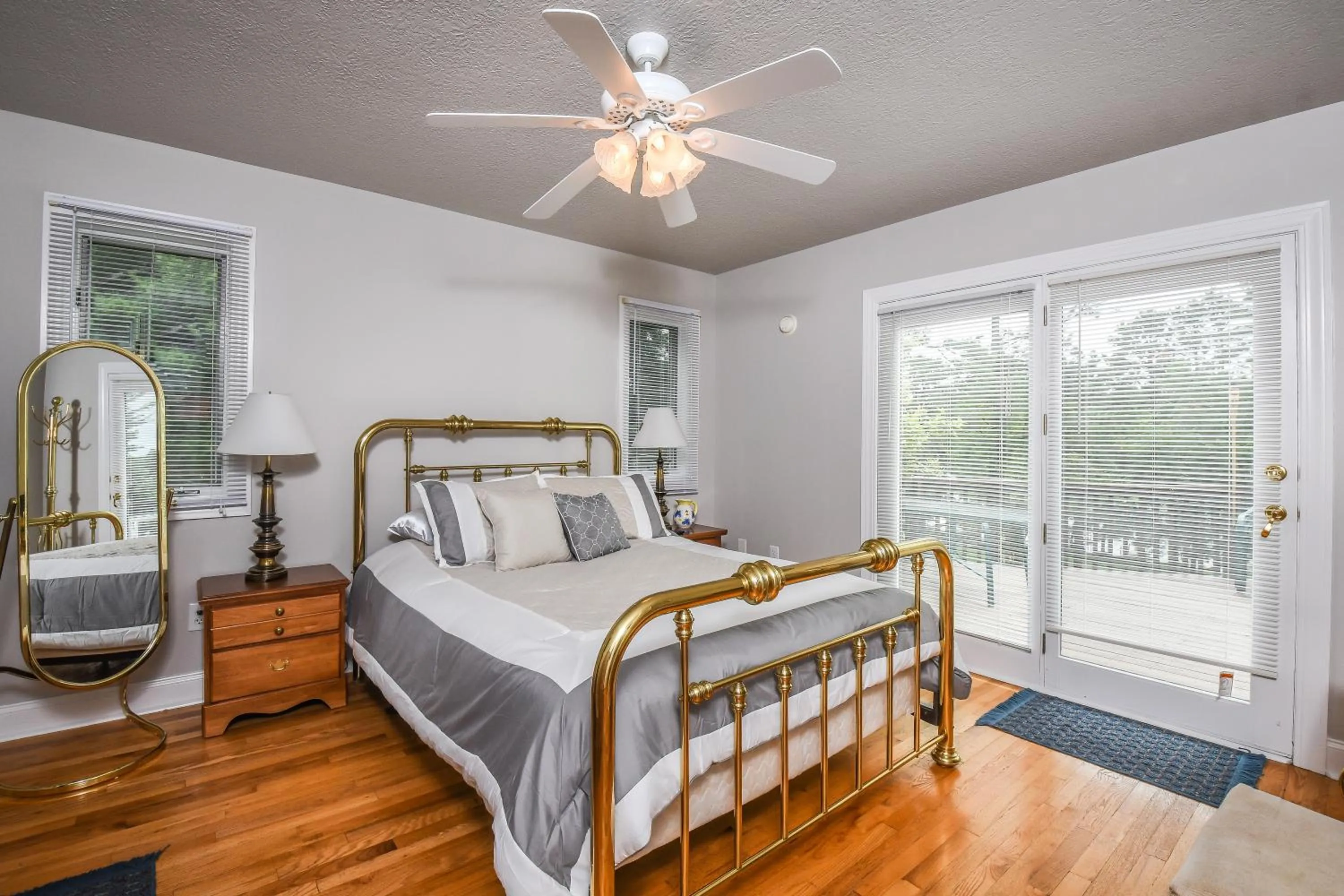 Property building, Bed in Take-A-Break