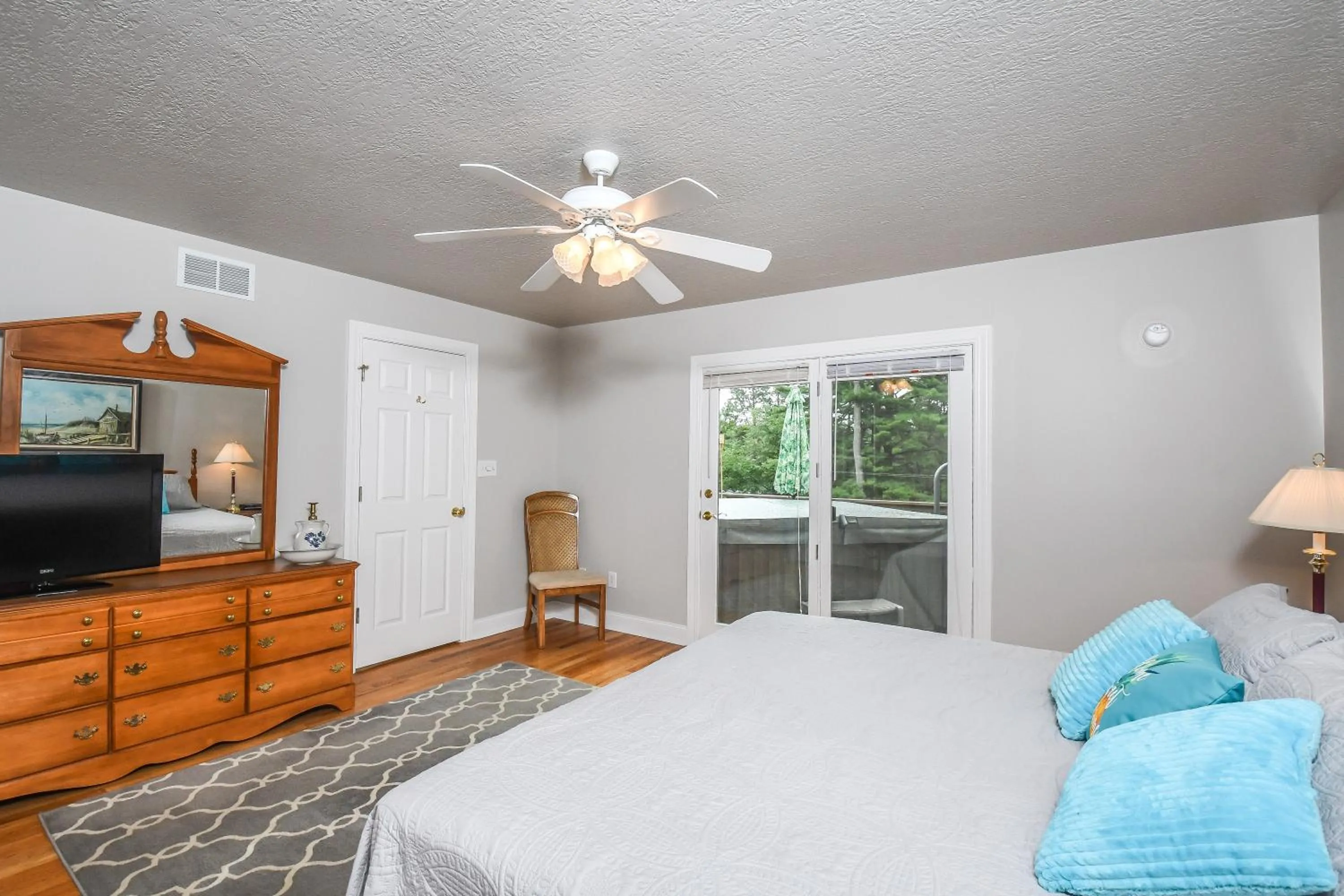 Property building, Bed in Take-A-Break