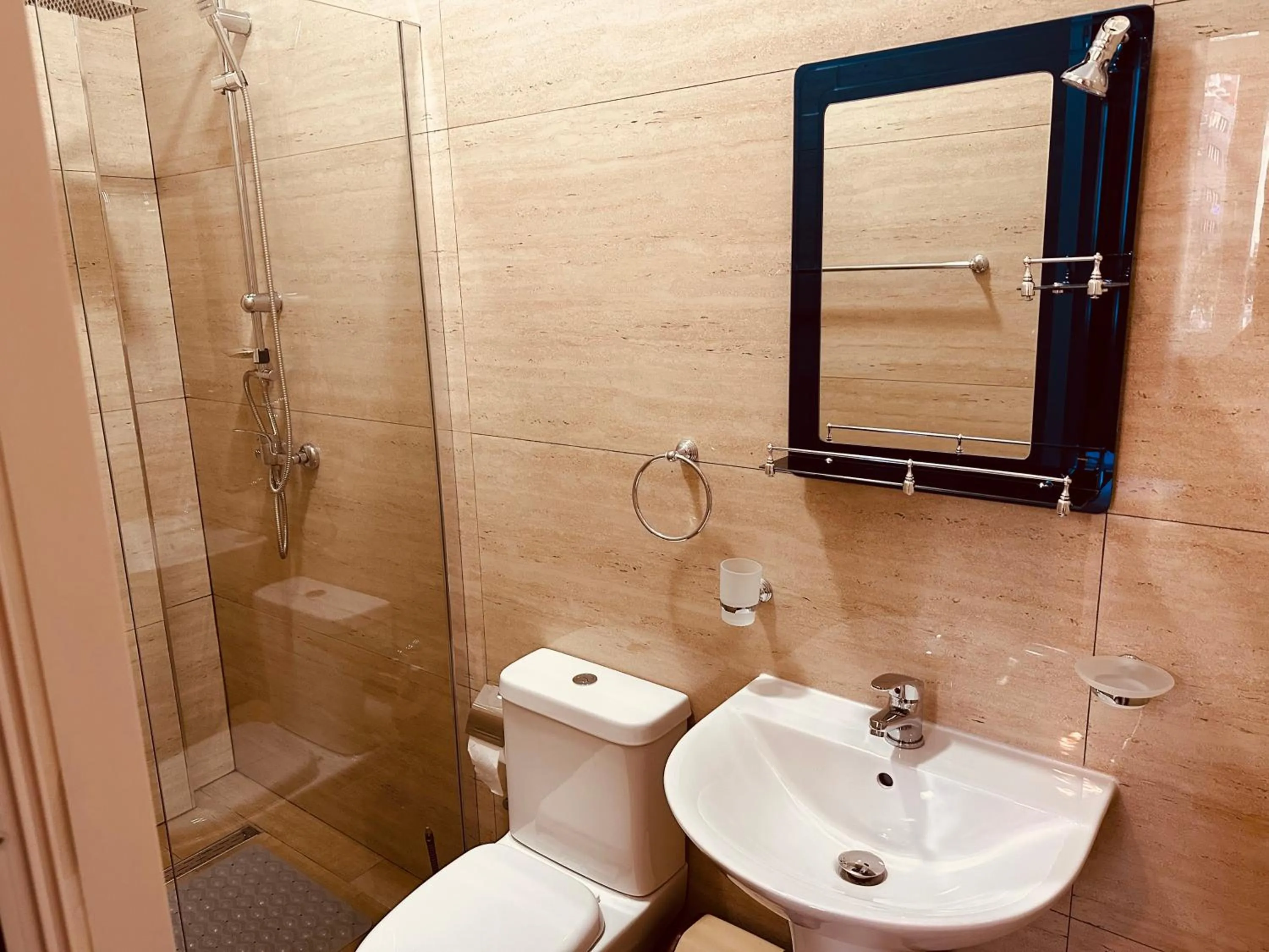 Auto Tana Guest House